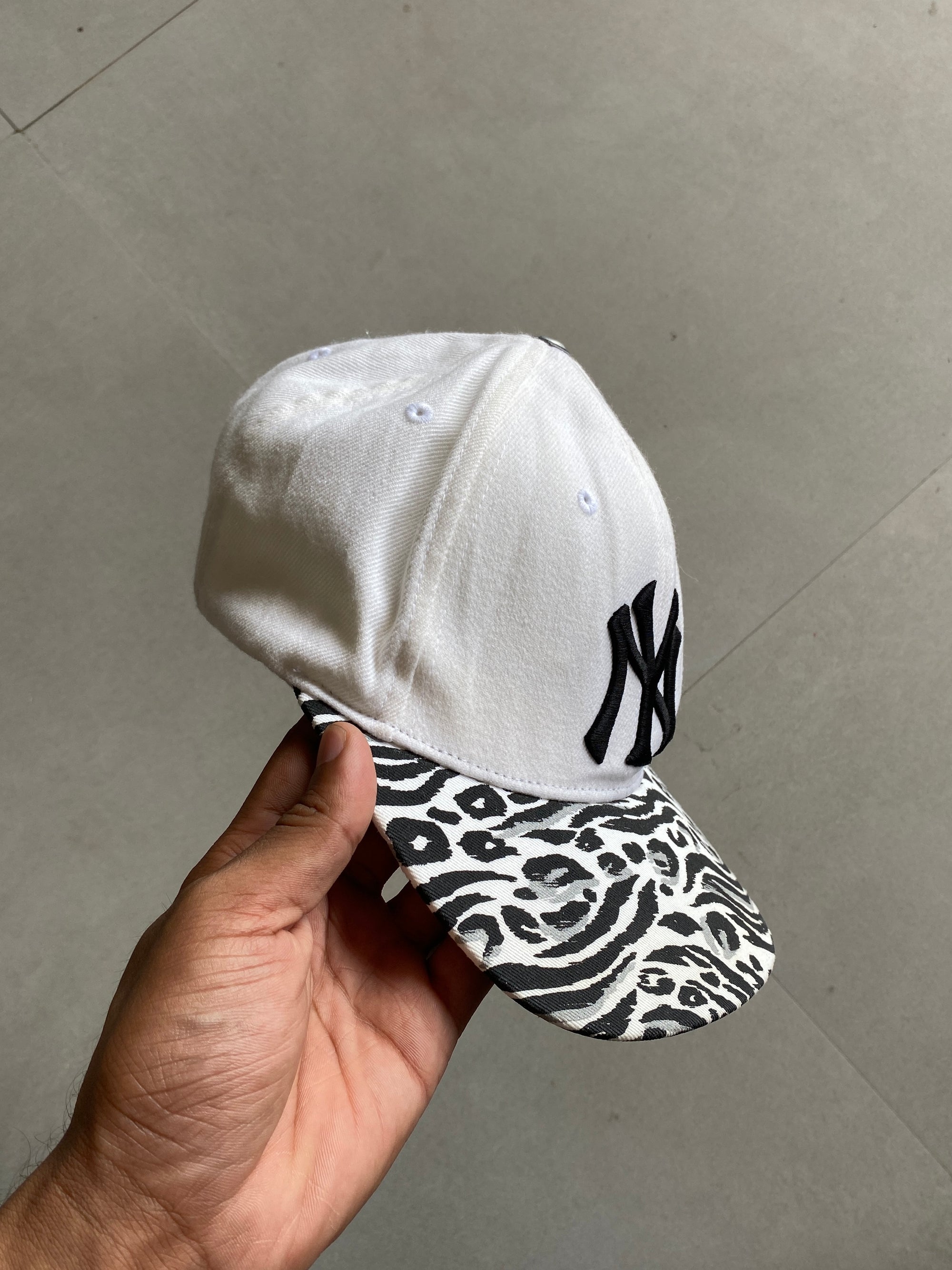 NY SNAP BACK CAP