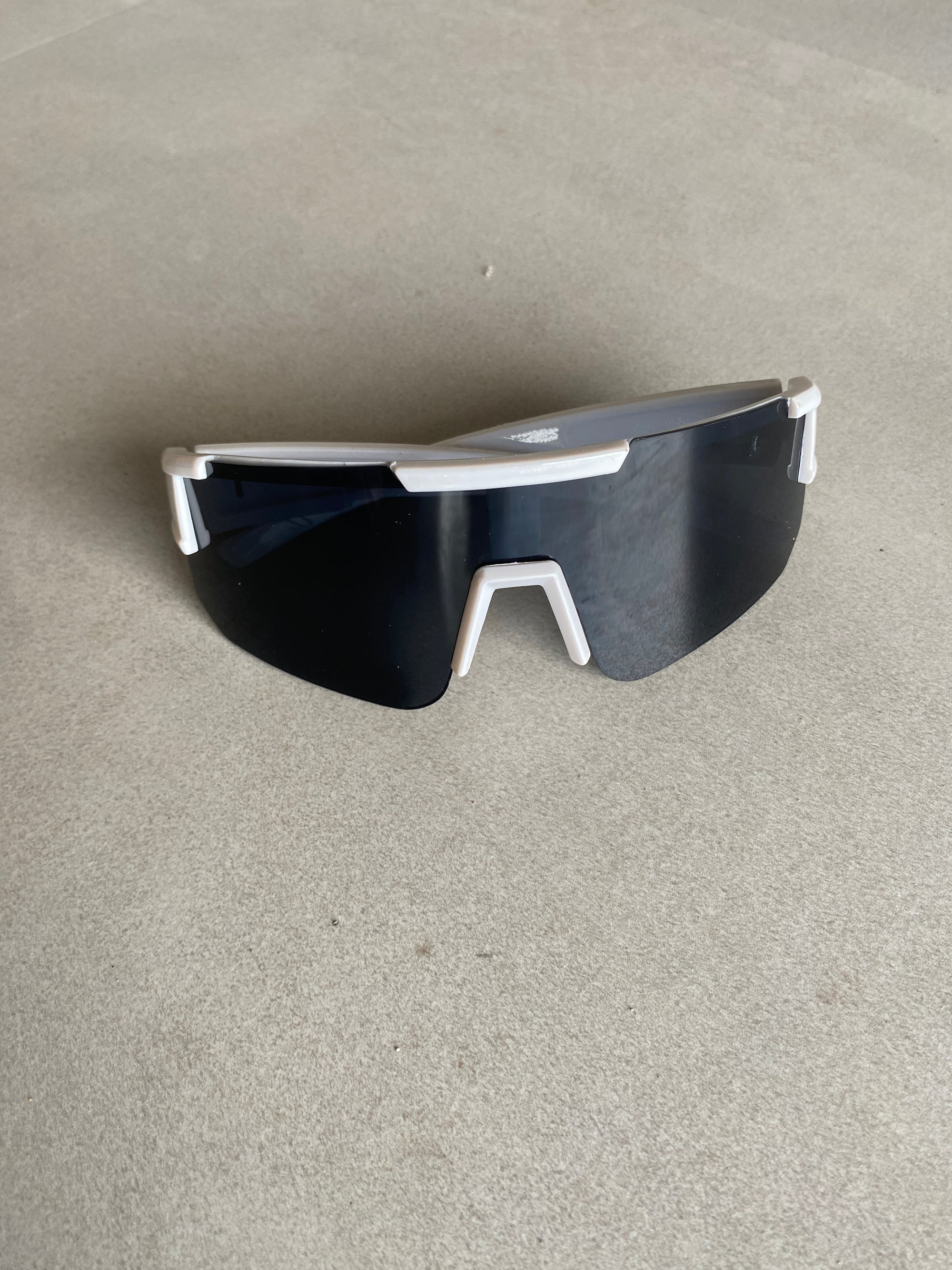 UV PROTECTED SPORTS GOGGLES