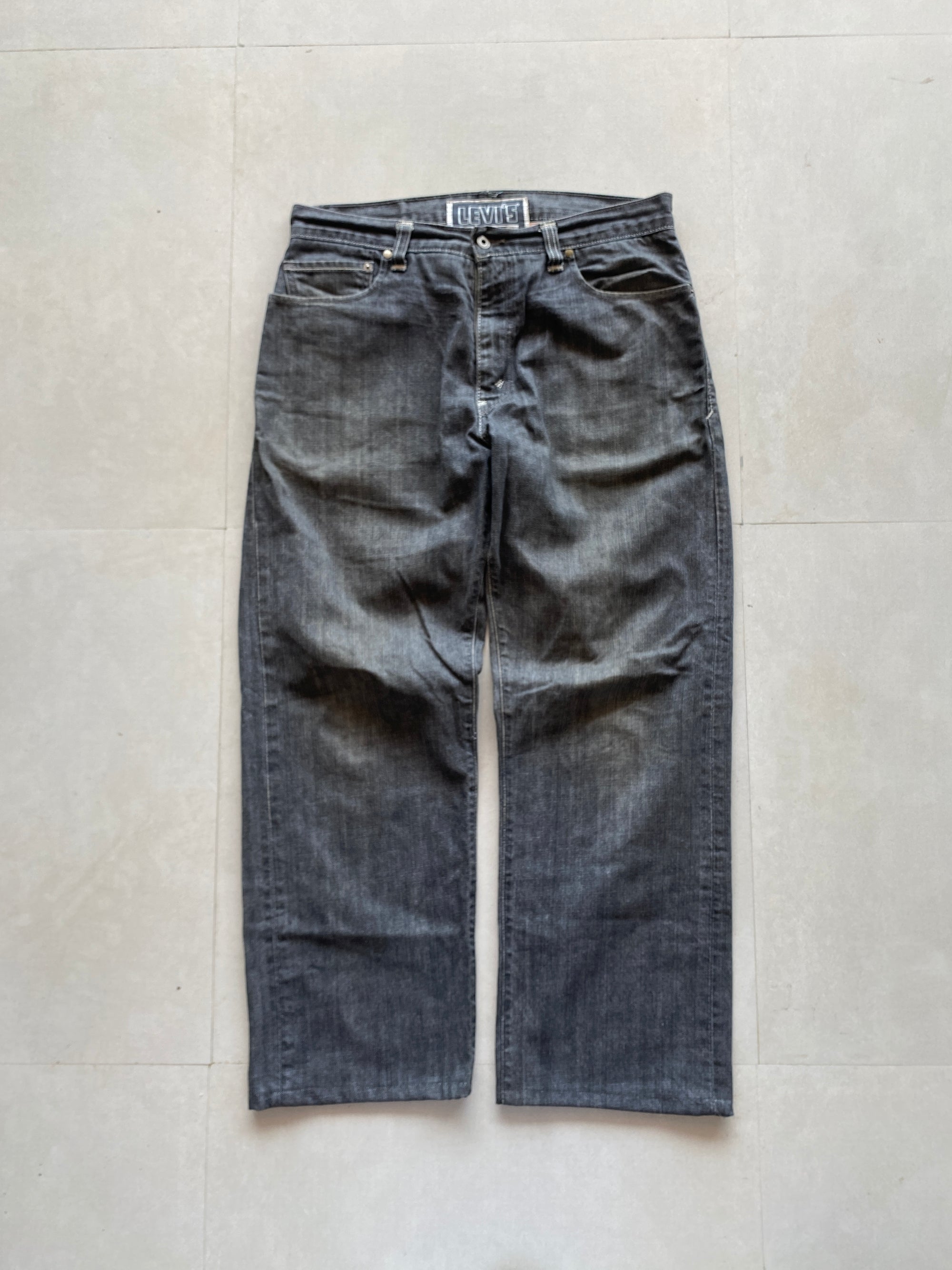 LEVIS BAGGY DENIM - M