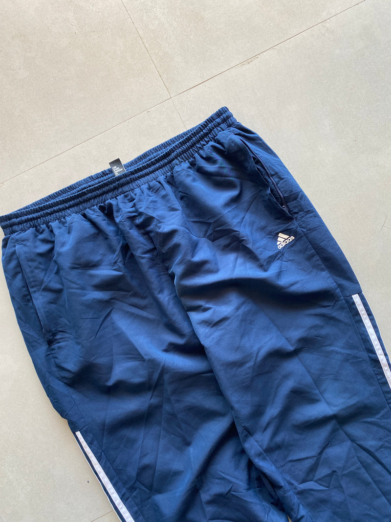 ADIDAS STRIPED TRACK PANT - M