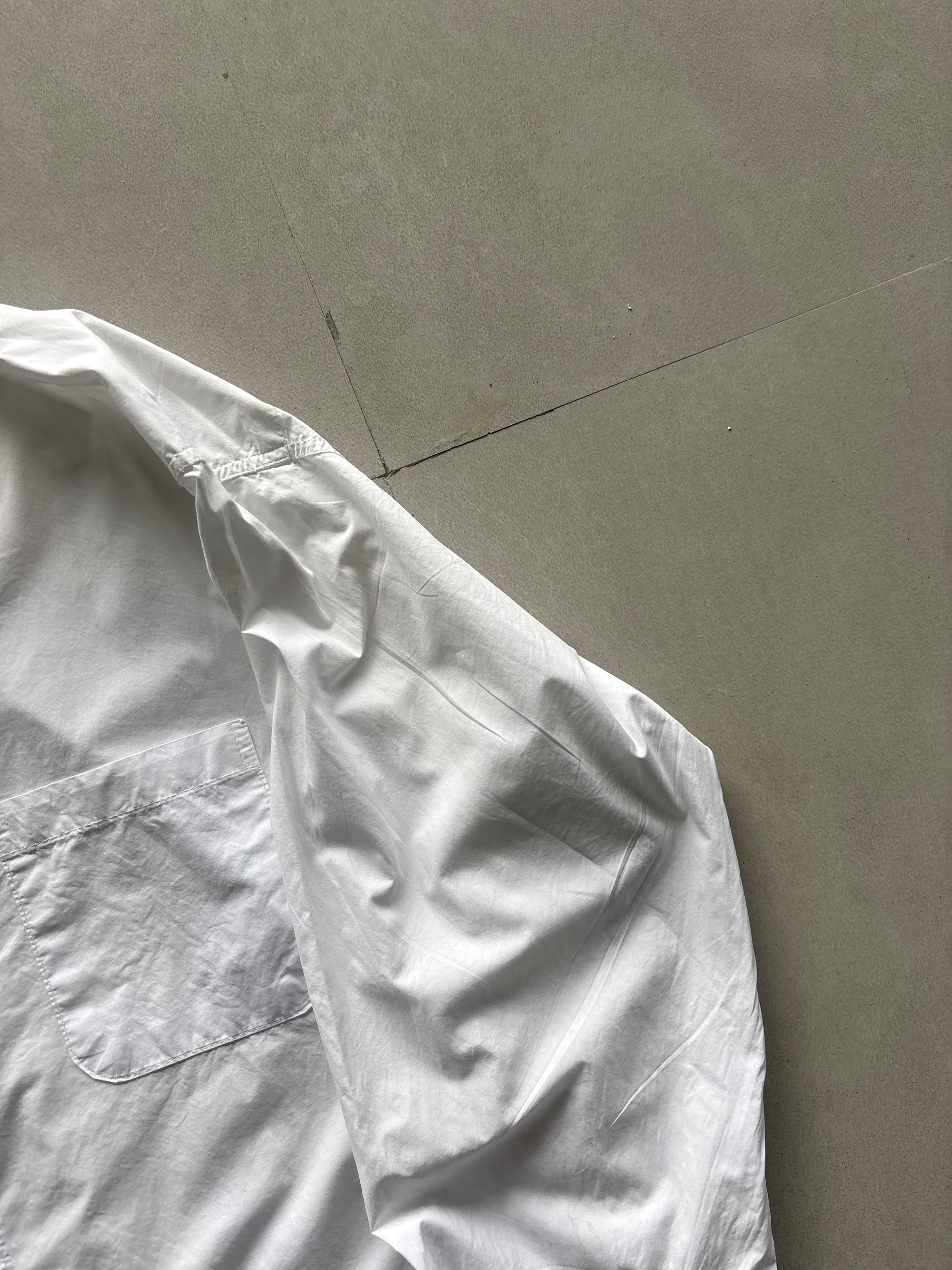 THE MELOR WHITE LOOSE FIT SHIRT - M