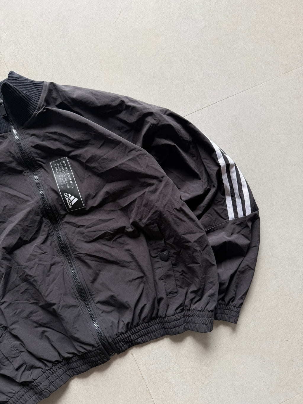 ADIDAS STRIPED JACKET - M