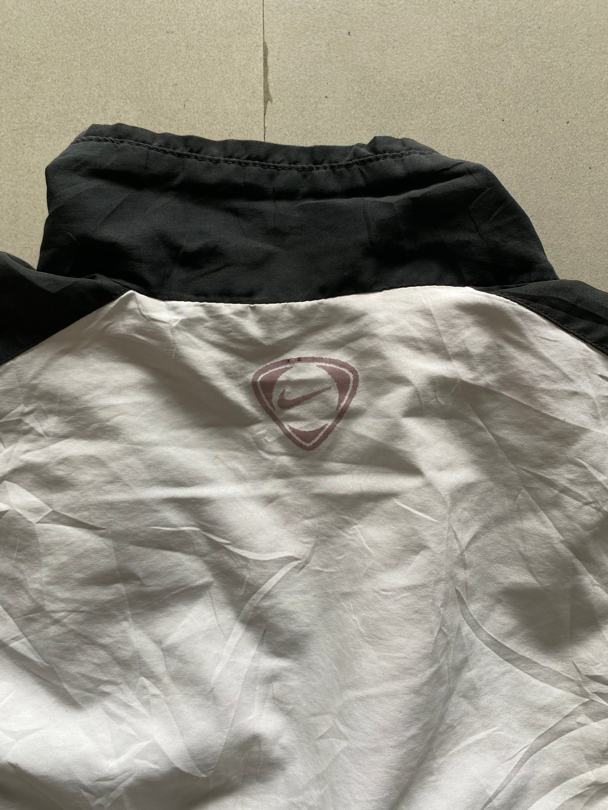 VINTAGE NIKE MANCHESTER UNITED JACKET - L