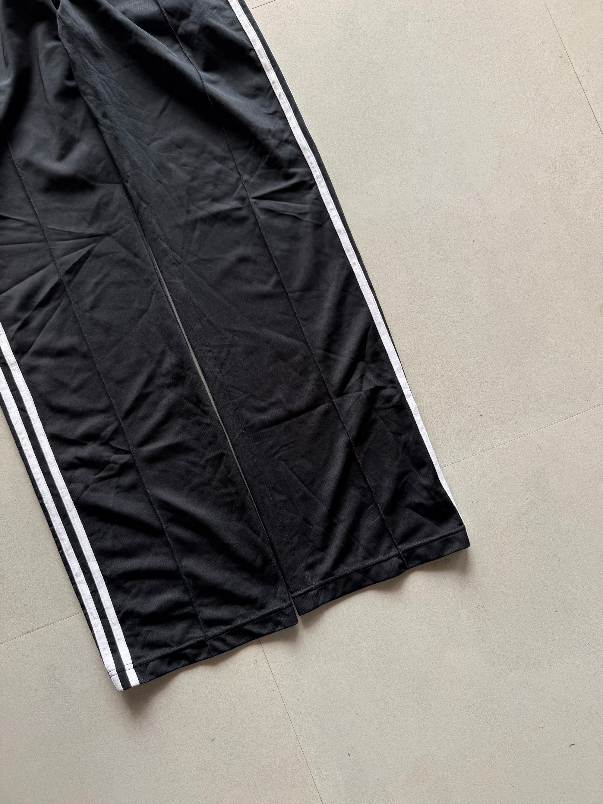 ADIDAS BAGGY STRIPED TRACK PANT114 - M