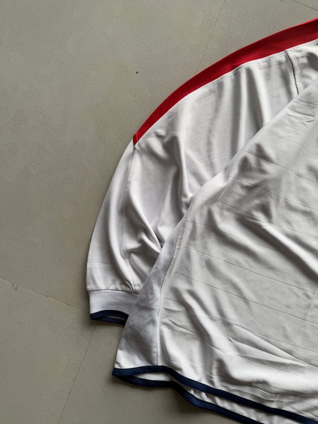 2003 UMBRO ENGLAND LONG SLEEVE JERSEY - L