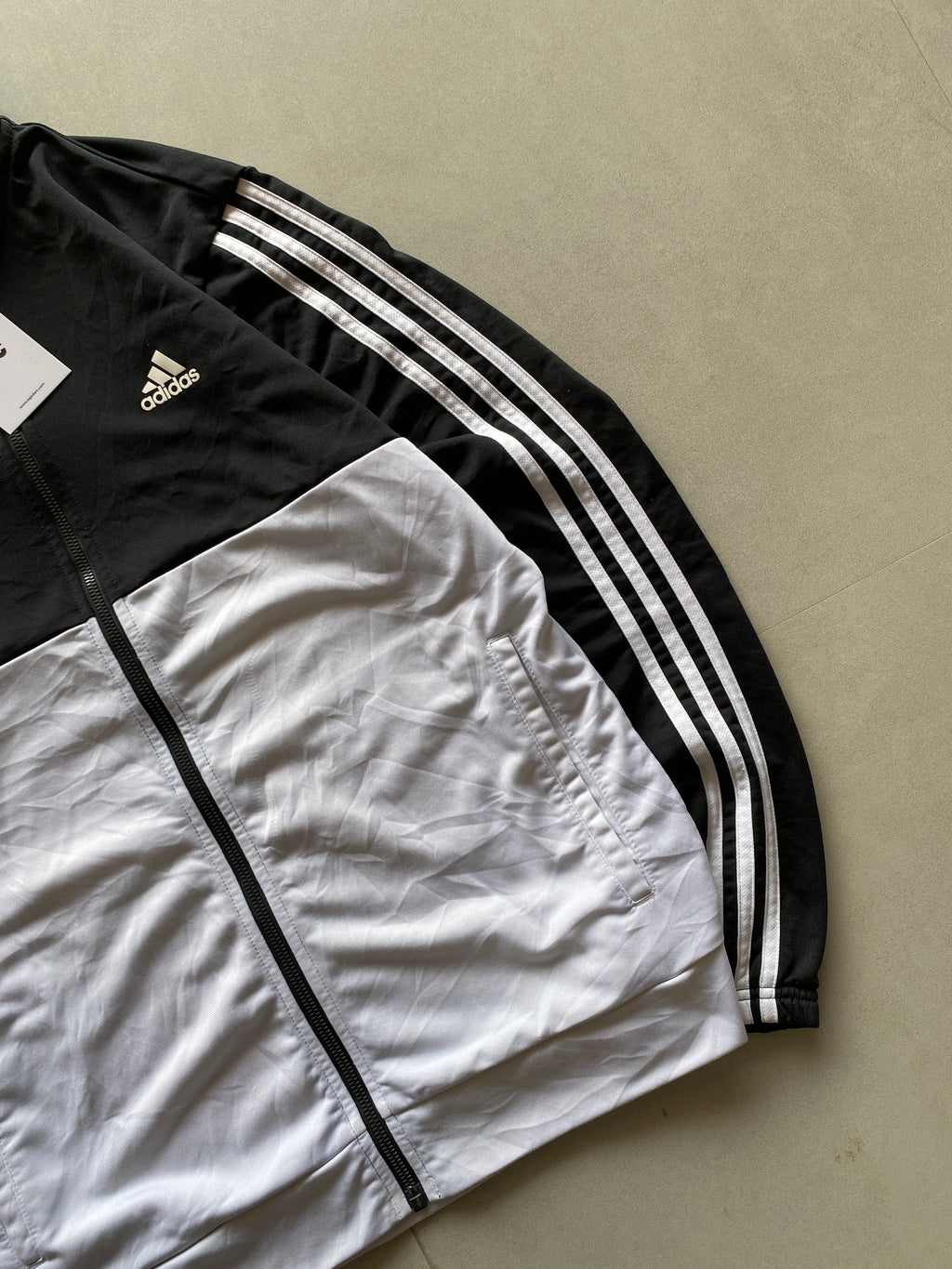ADIDAS STRIPED JACKET - M