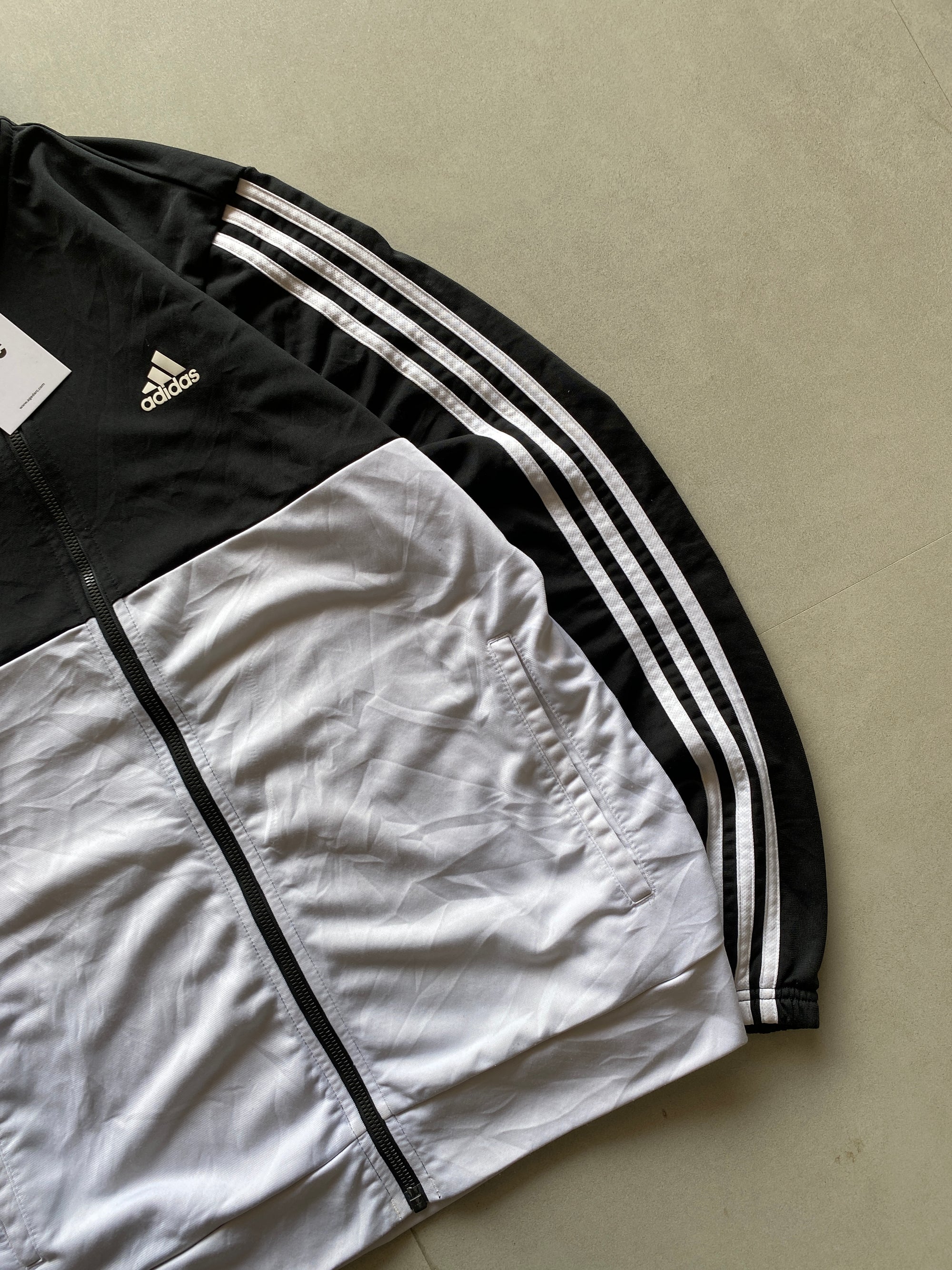 ADIDAS STRIPED JACKET - M