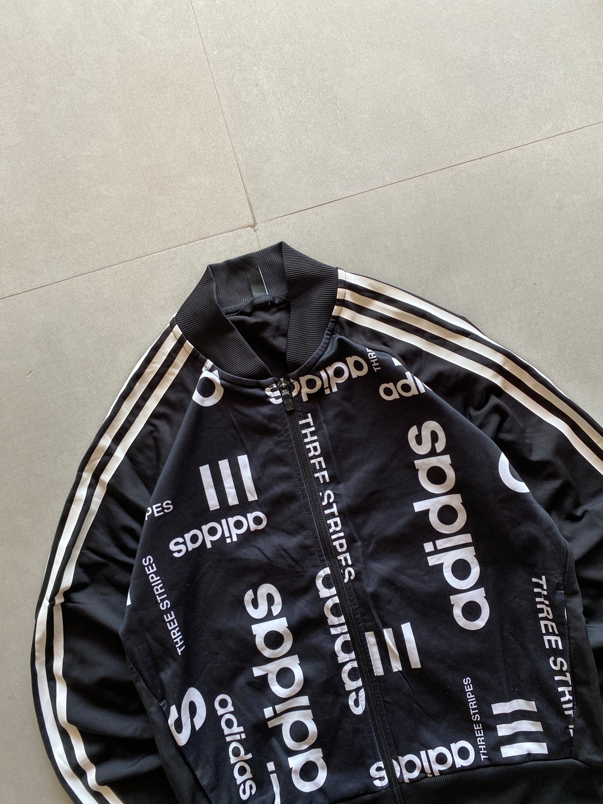 ADIDAS SPELL OUT JACKET - XS