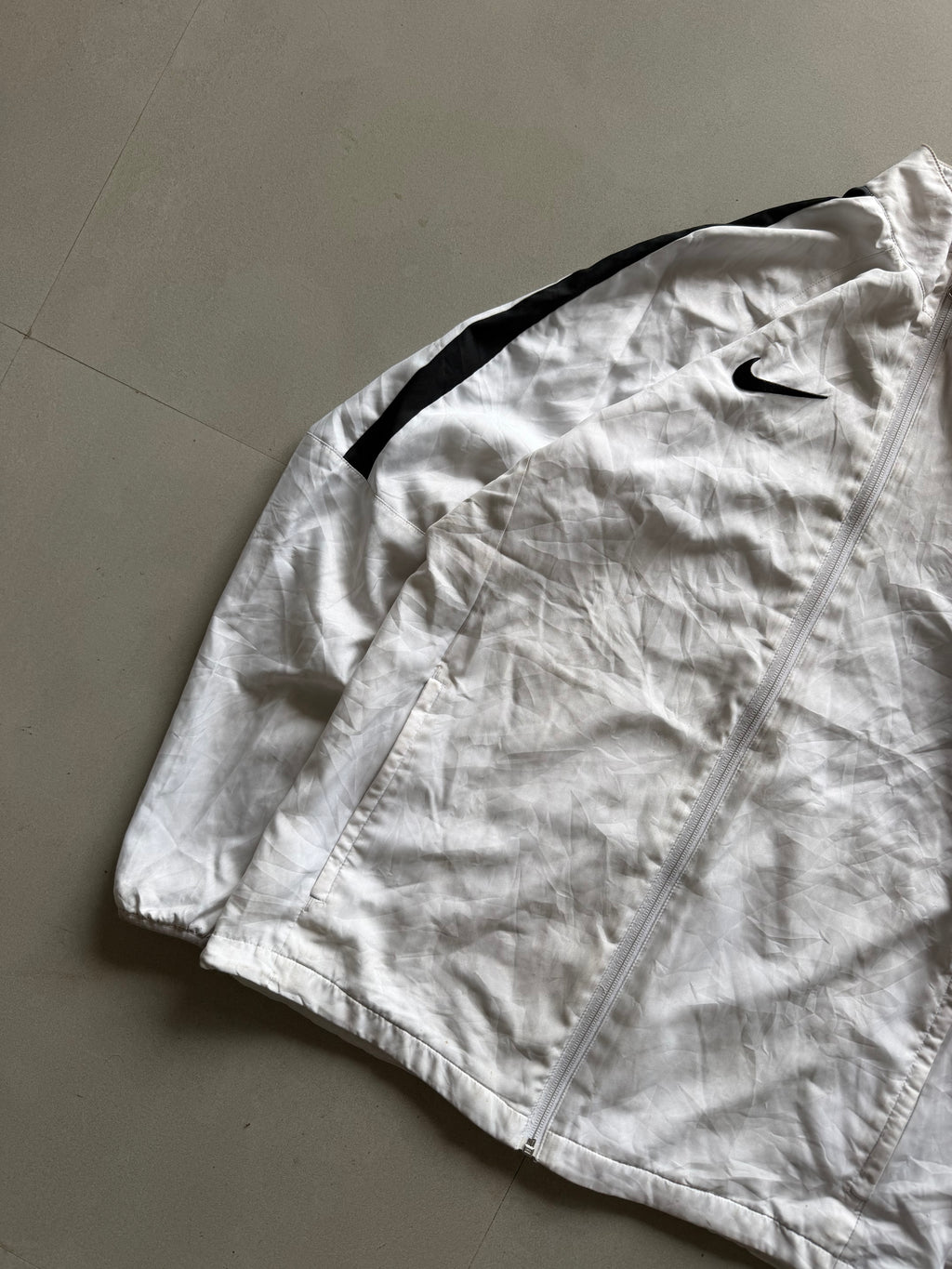 VINTAGE NIKE JACKET - M