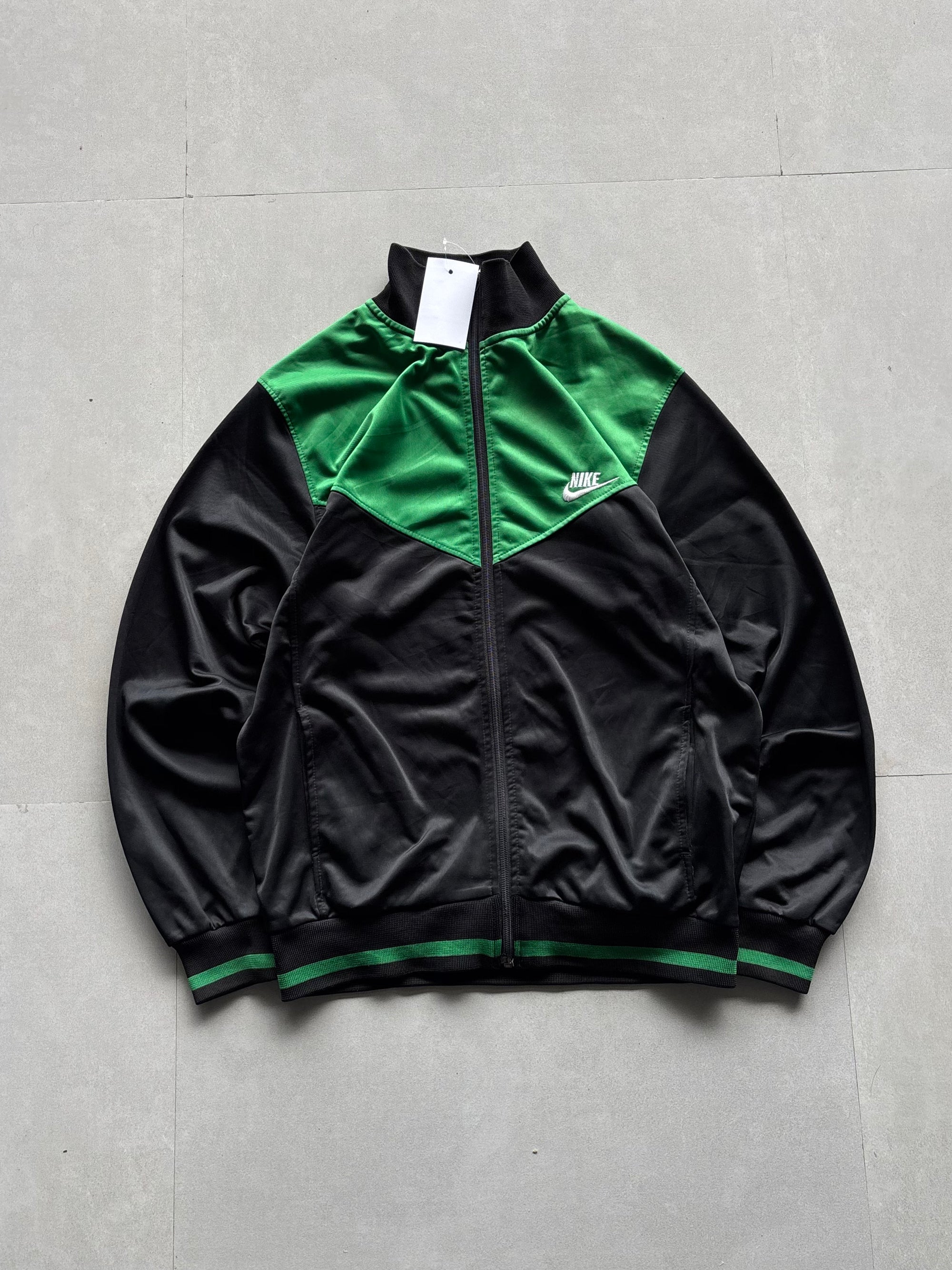 NIKE VINTAGE JACKETS - M