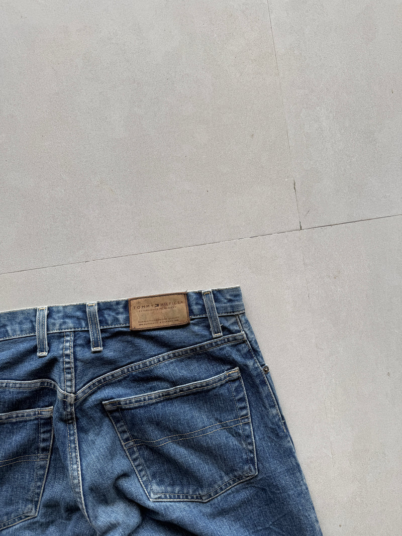 TOMMY HILFIGER STRIGHT FIT DENIM - L