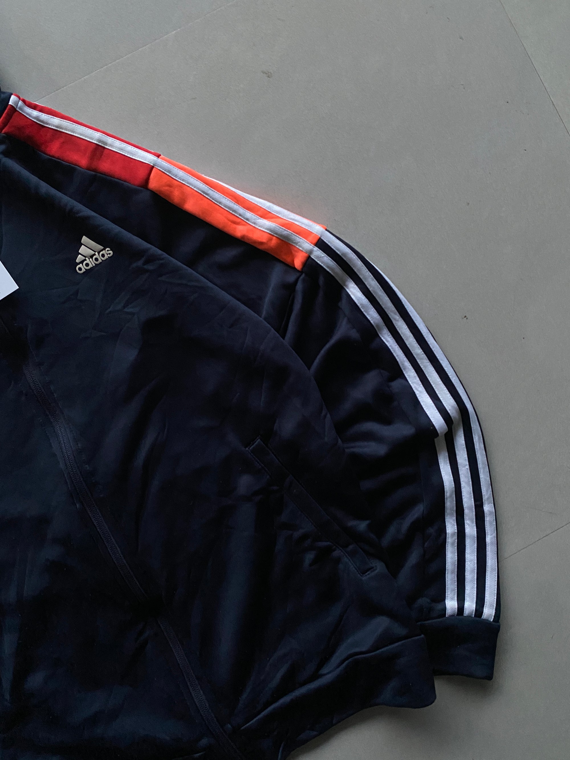 VINTAGE ADIDAS JACKET - L