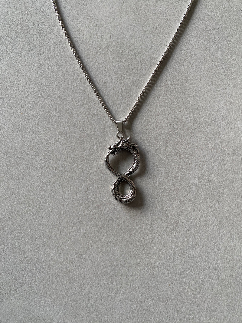 DRAGON INFINITY PENDANT CHAIN