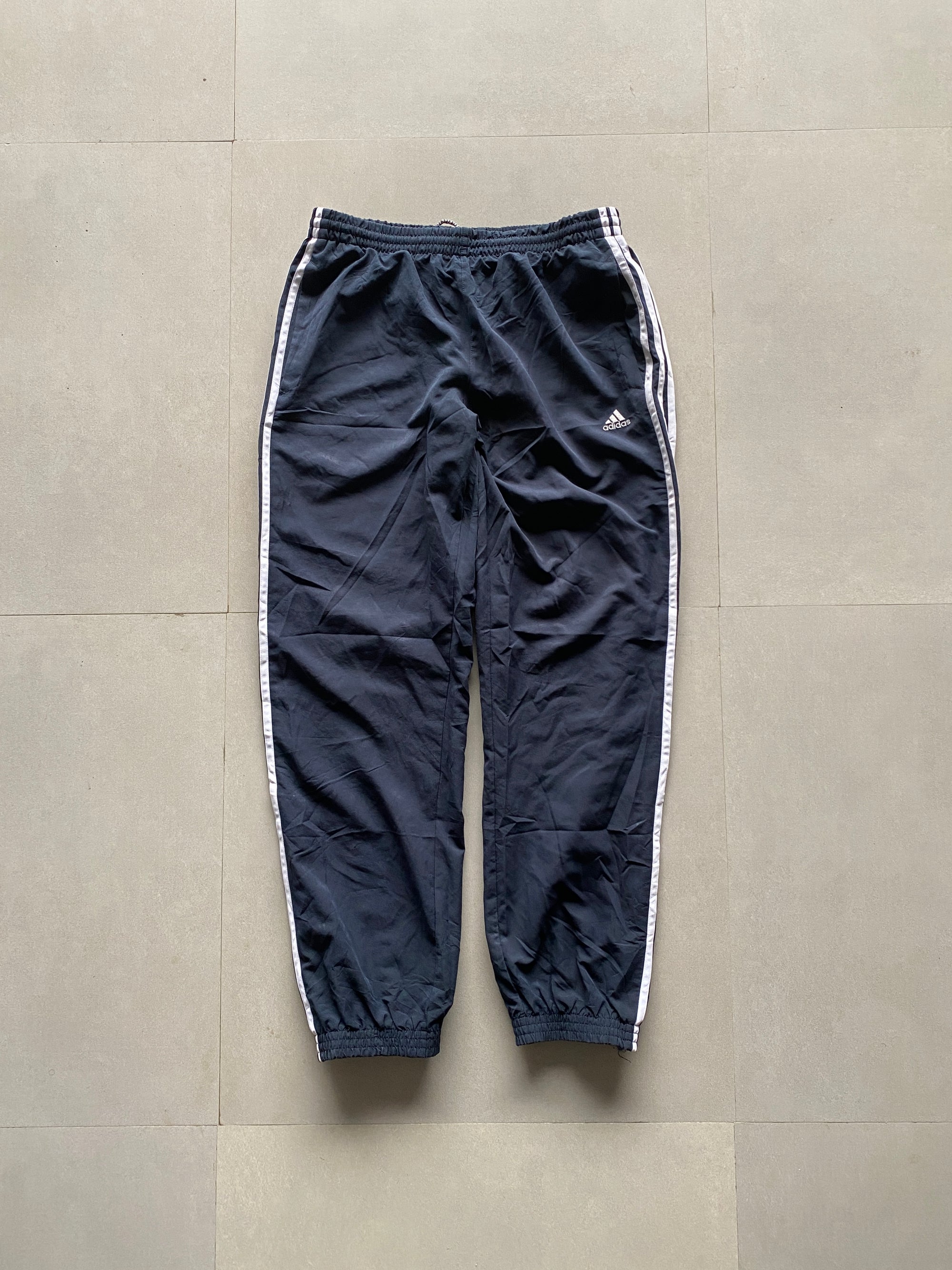 ADIDAS STRIPED TRACK PANT - M