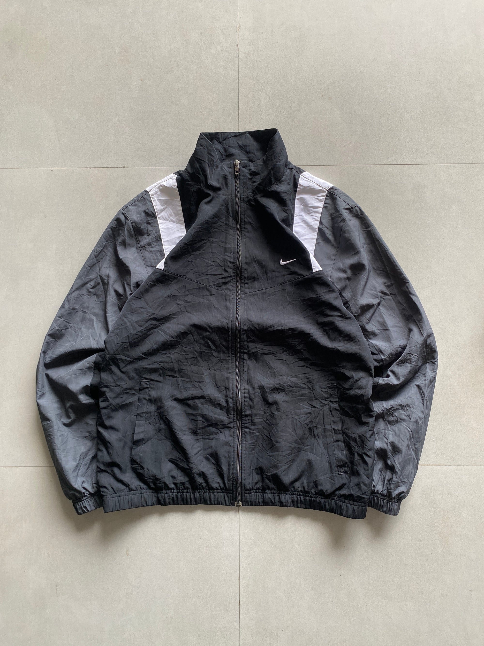 VINTAGE NIKE JACKET - L