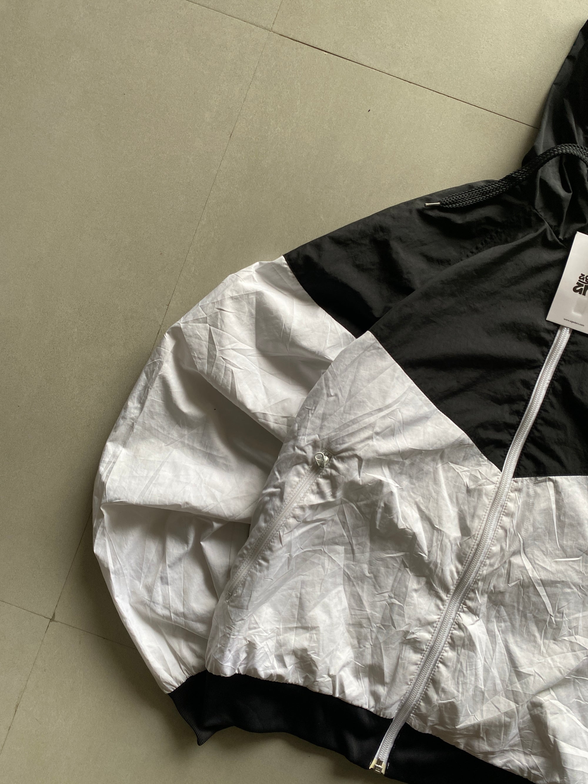 VINTAGE NIKE JACKET - M