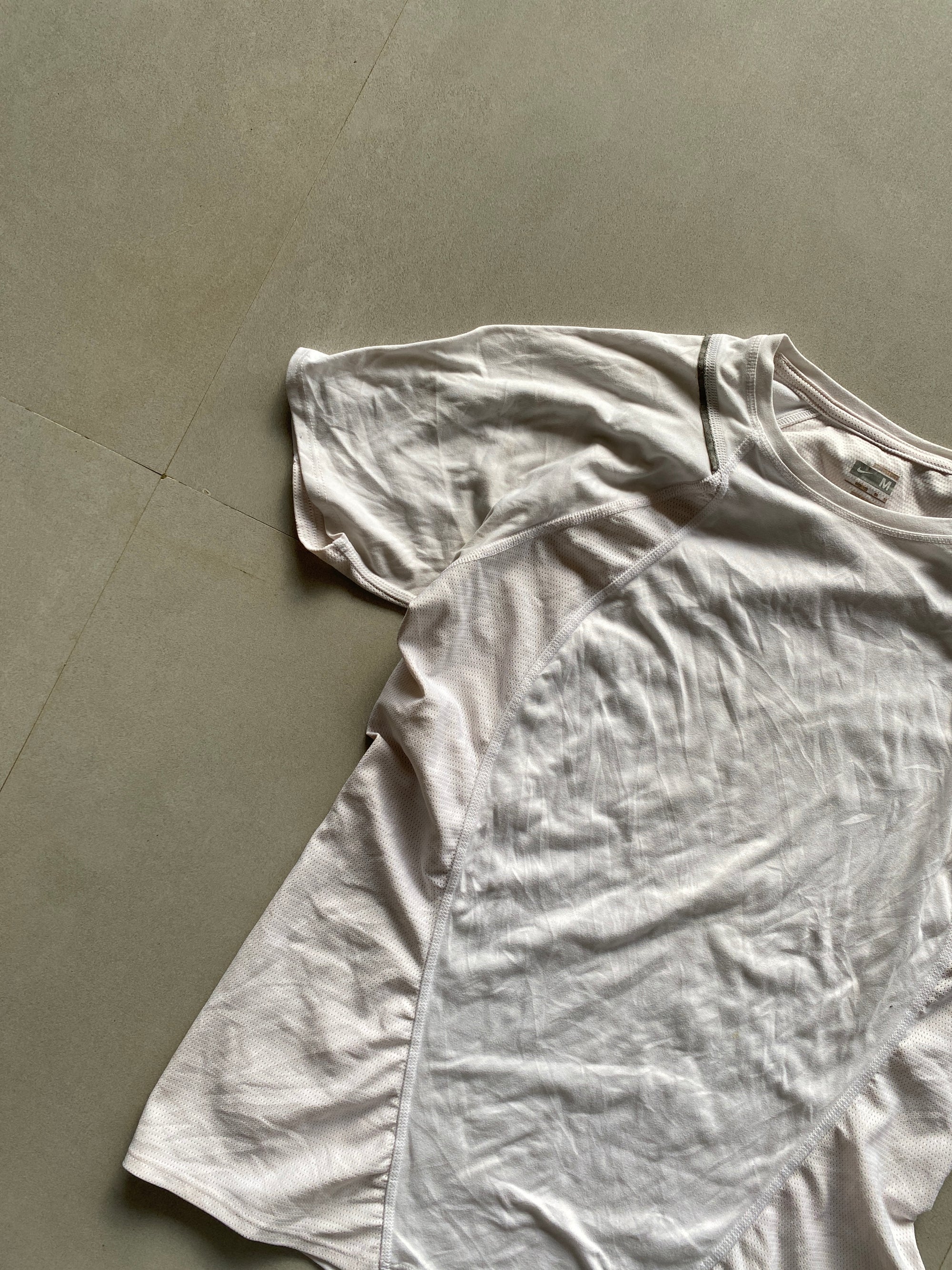 NIKE COMPRESSION TEE - M