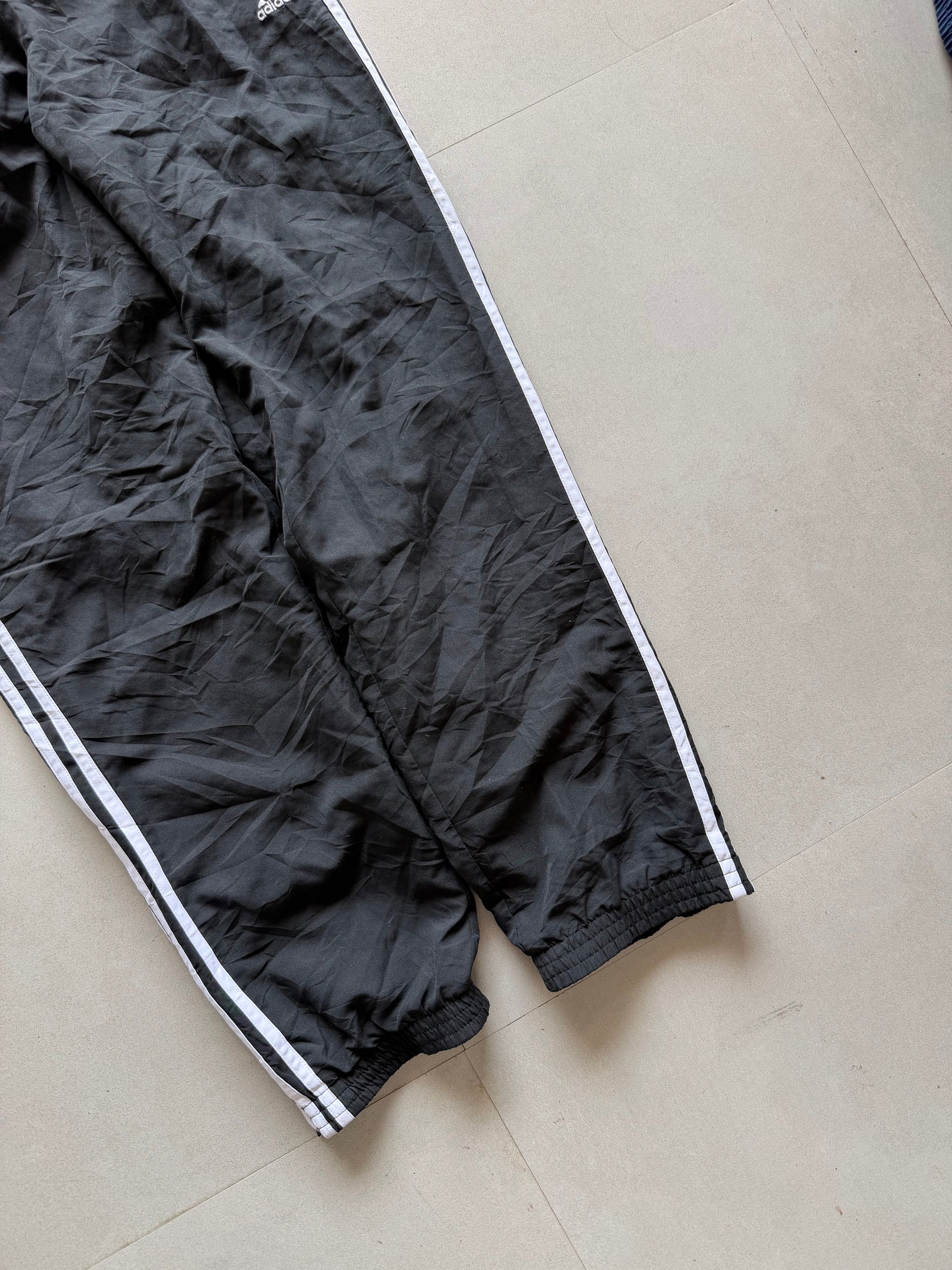 ADIDAS STRIPED TRACK PANT86 - M