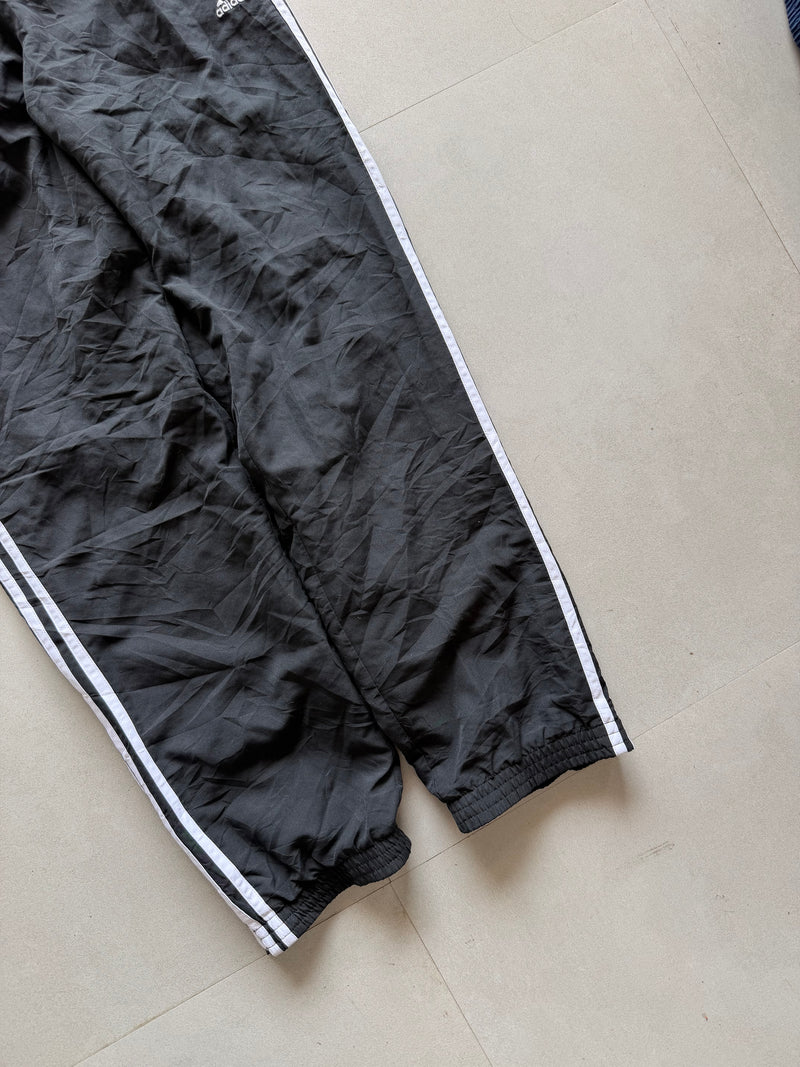 ADIDAS STRIPED TRACK PANT86 - M