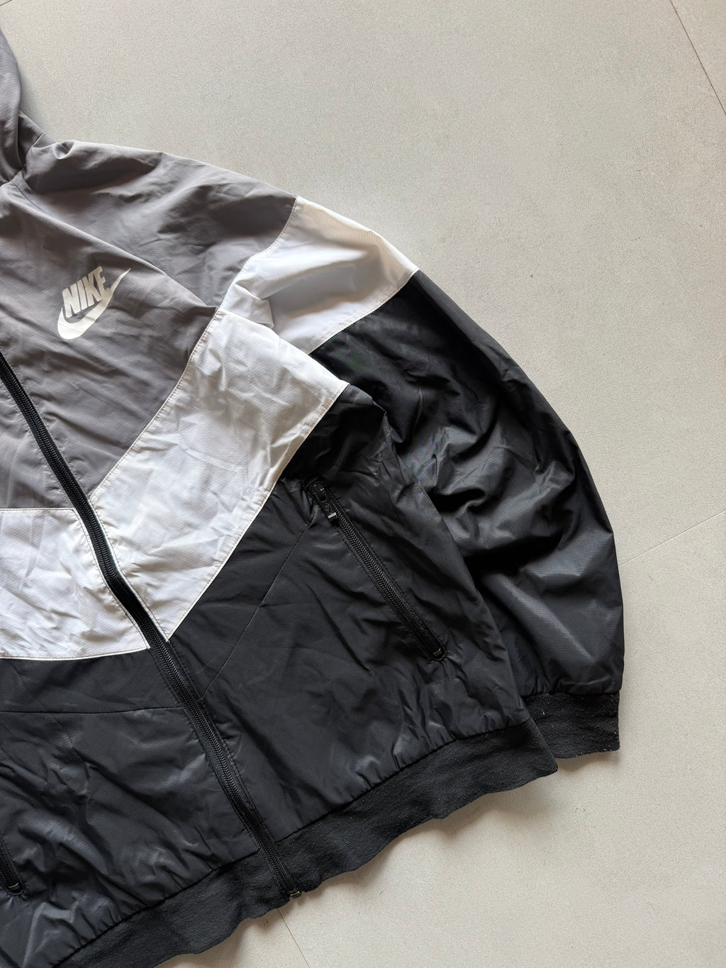 NIKE HOODED JACKET - XS