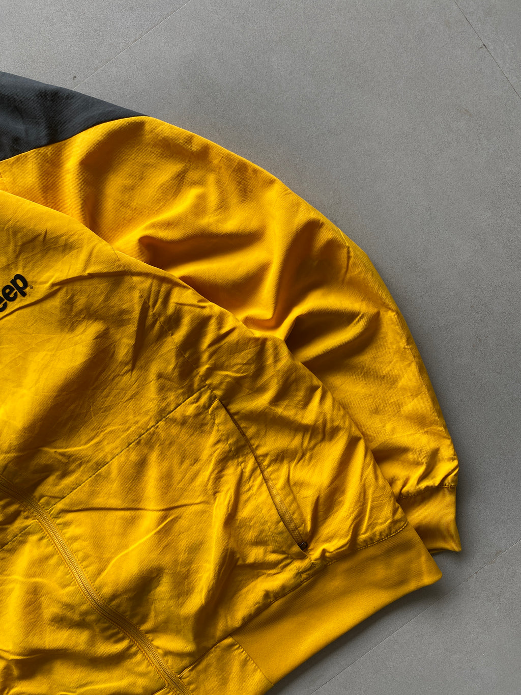 VINTAGE NIKE JUVENTUS JACKET - M