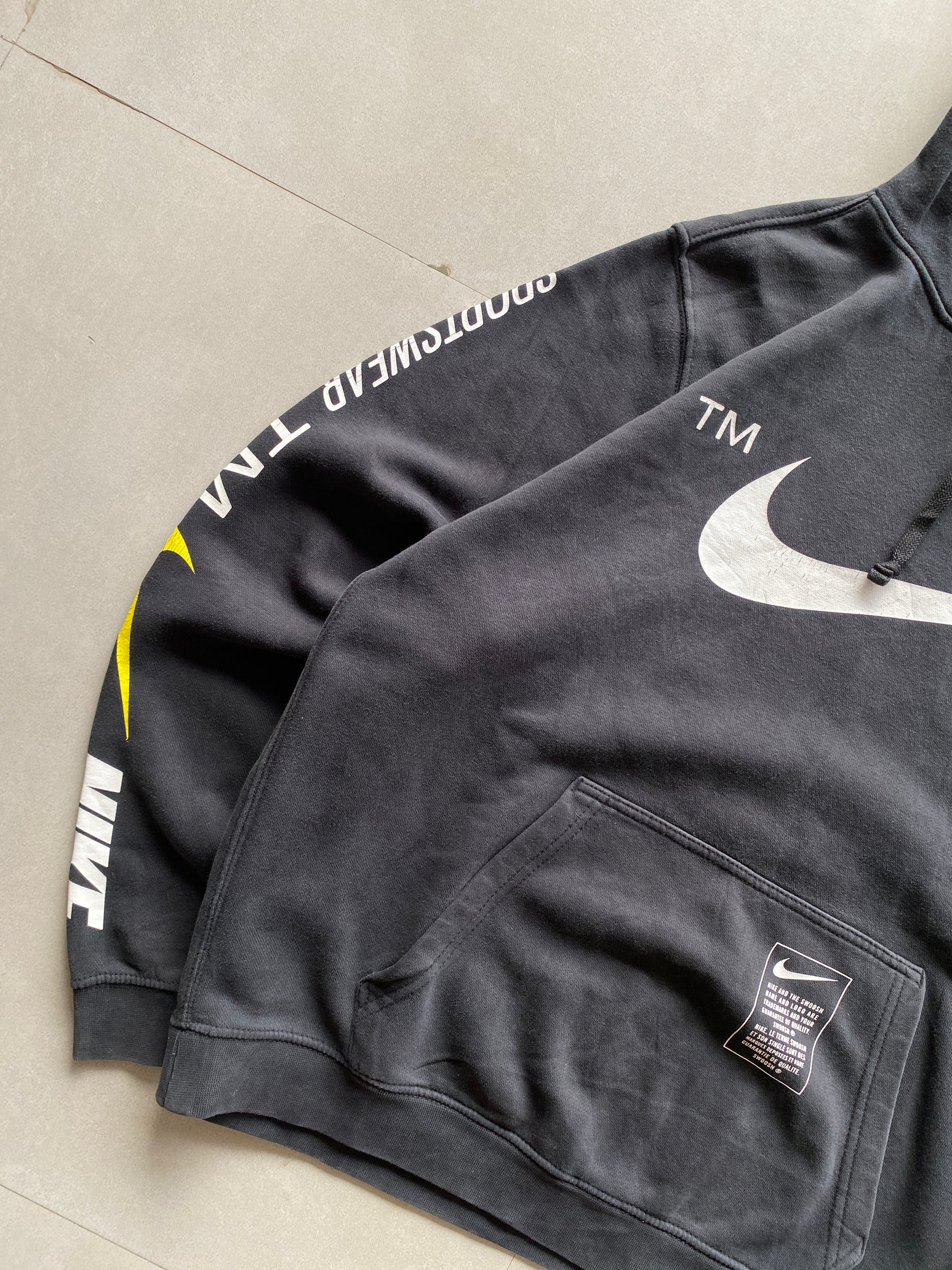 NIKE SWOOSH HOODIE - L