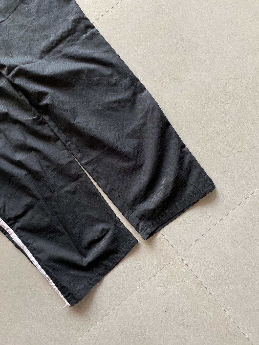 ADIDAS TRACK PANT - M