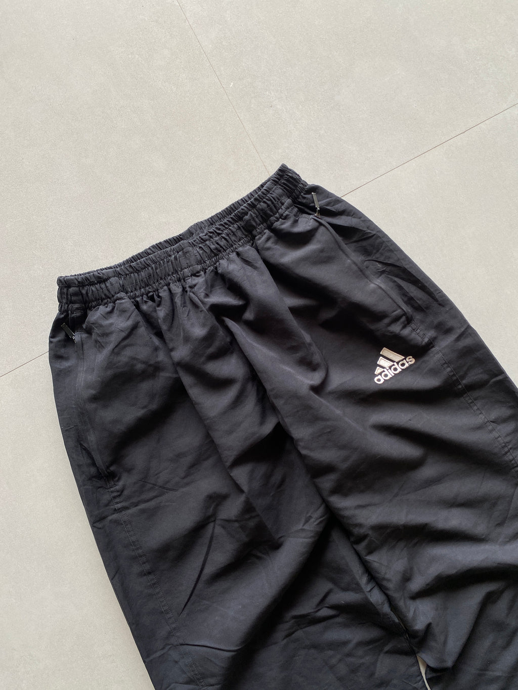 ADIDAS STRIPED TRACK PANT - S