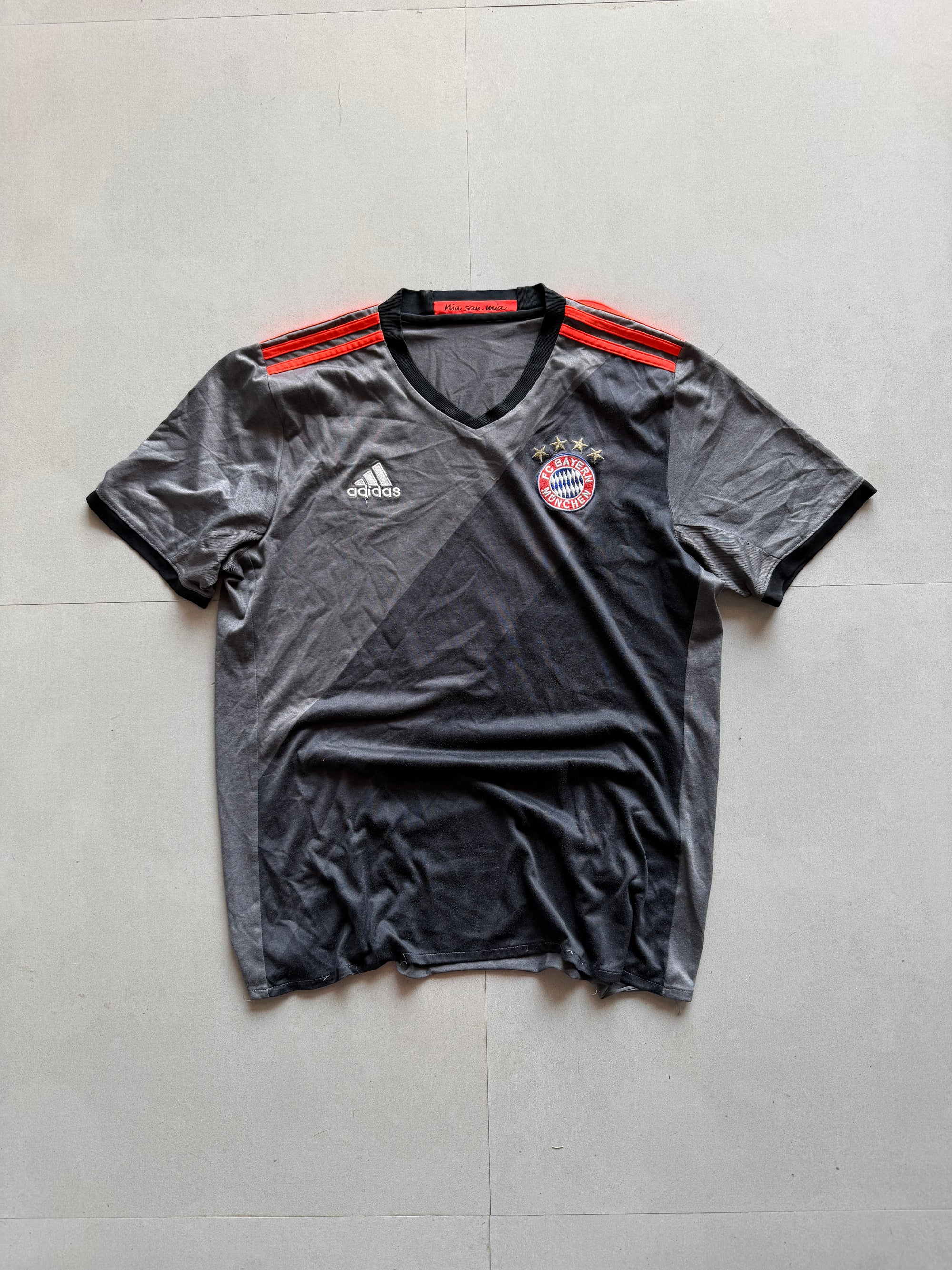 2017 ADIDAS BAYERN JERSEY - M