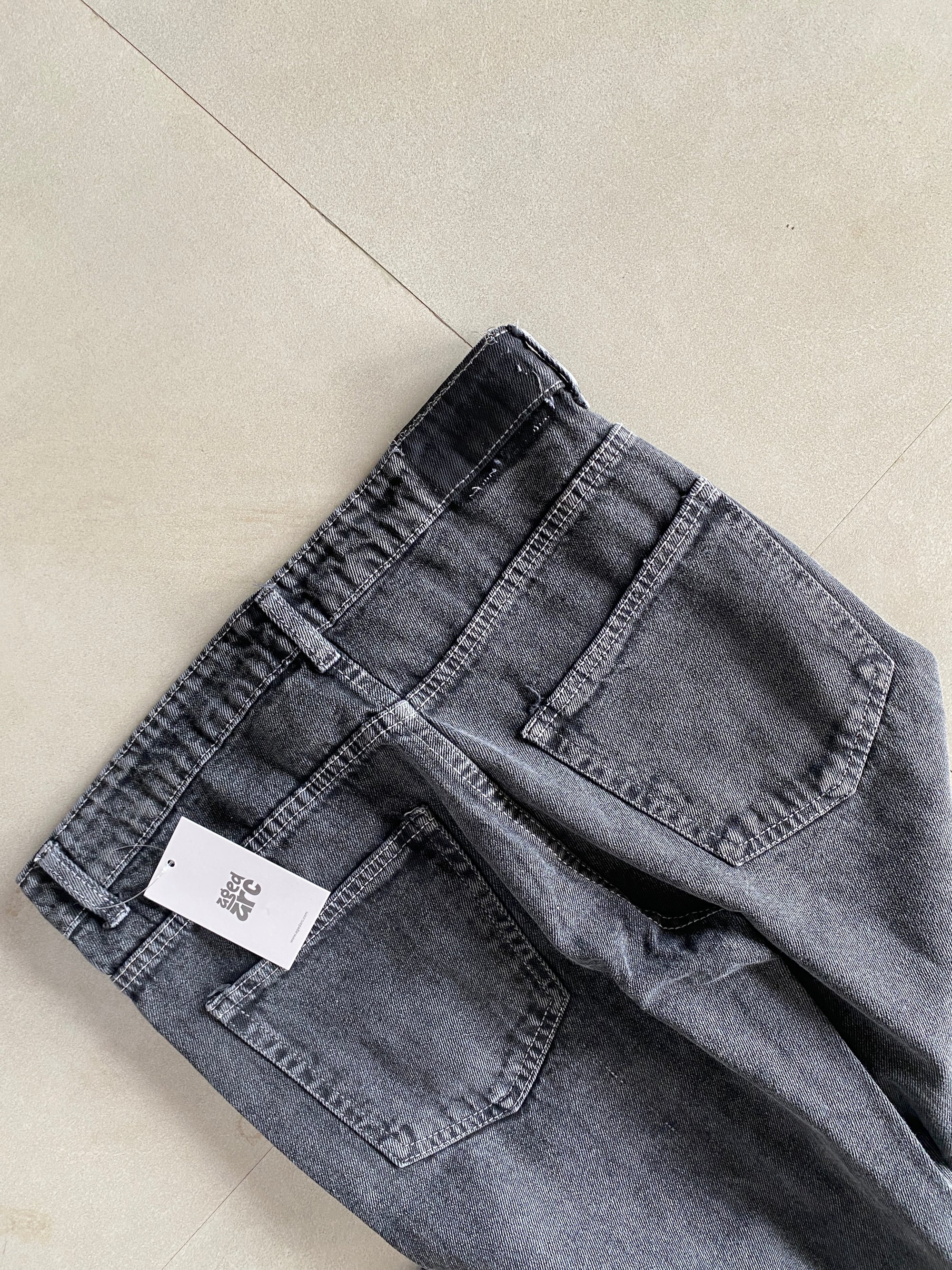 STRIGHT FIT DENIM - M