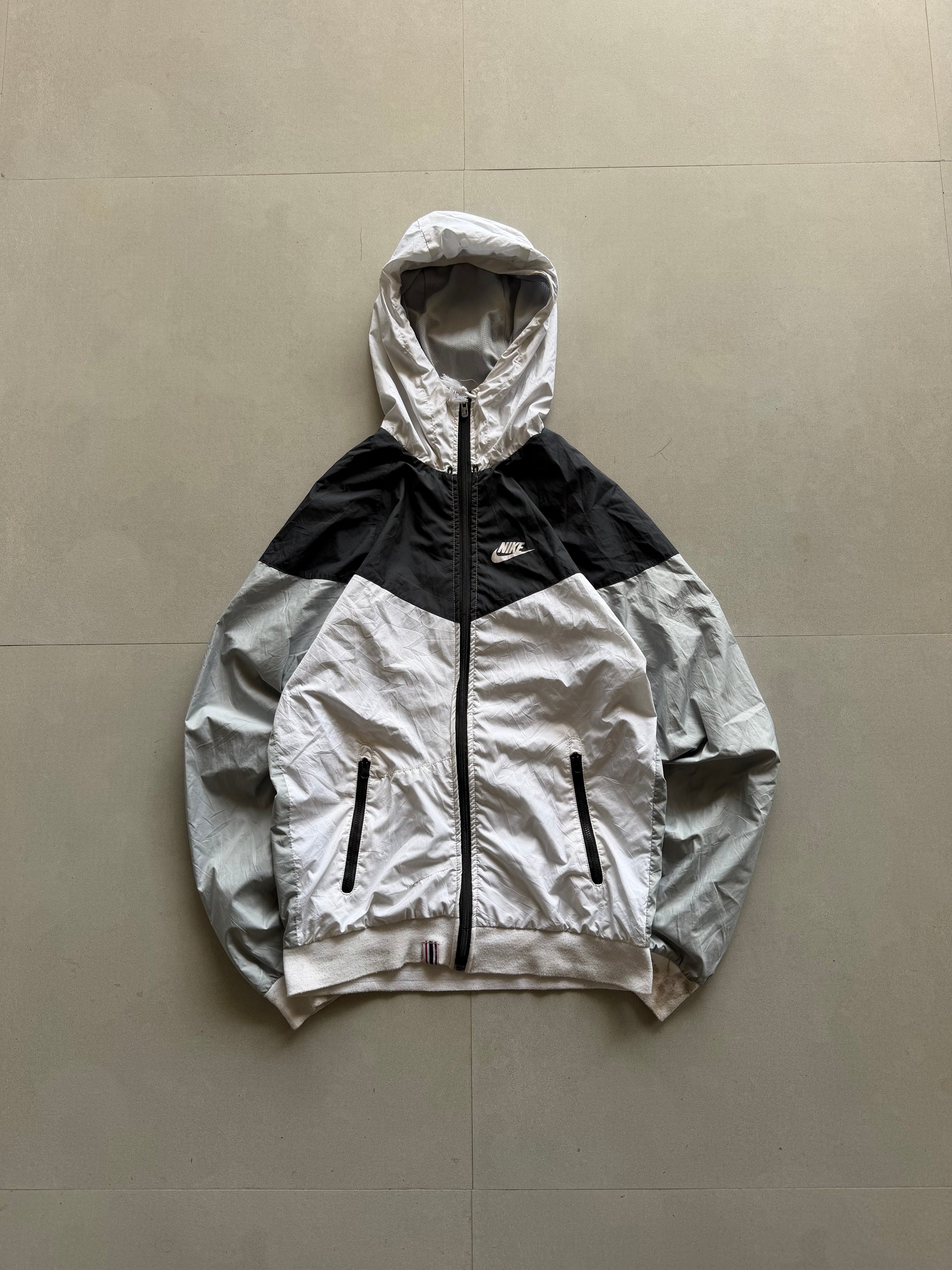 VINTAGE NIKE HOODED JACKET -