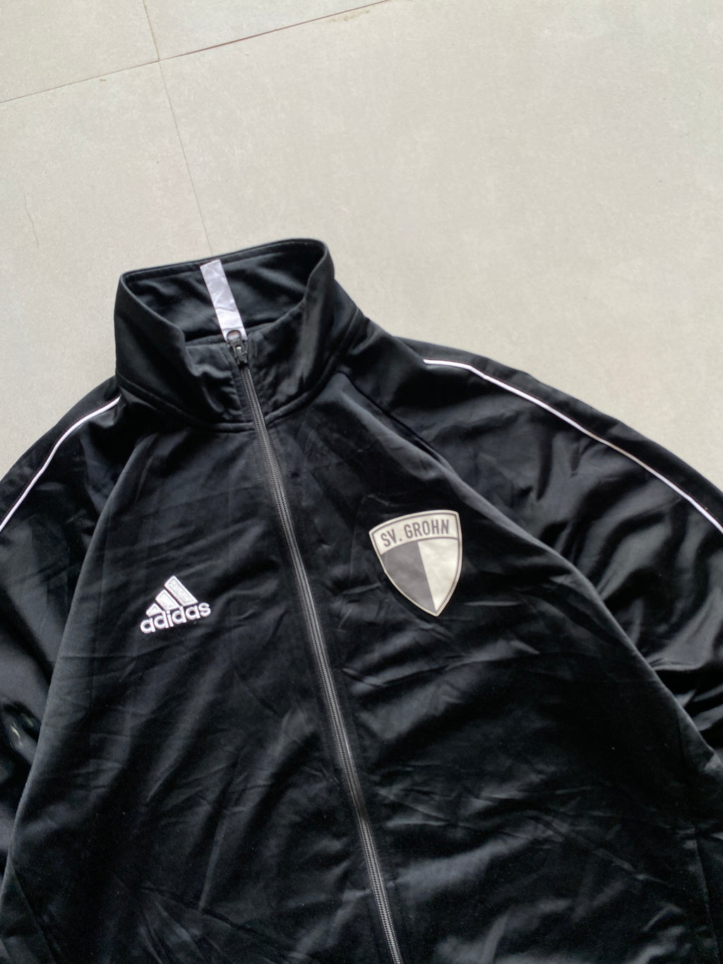 ADIDAS JACKET - L