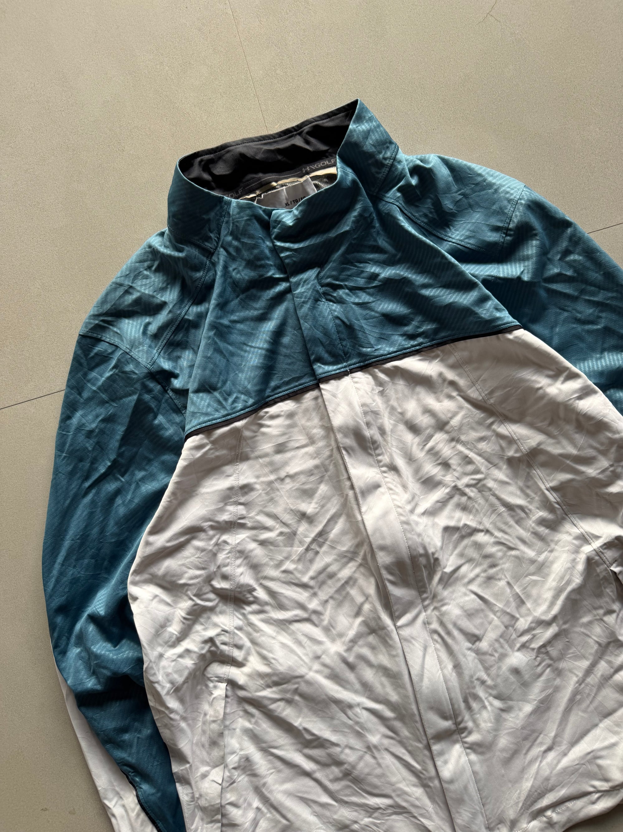 UNDER ARMOUR JACKET - M
