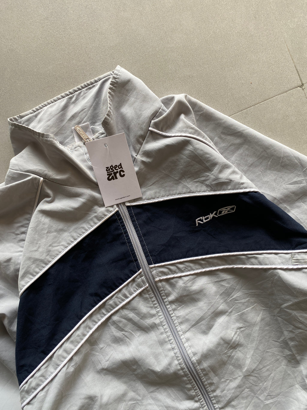 VINTAGE REEBOK JACKET - M