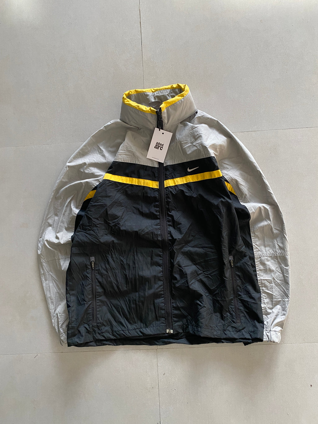 VINTAGE NIKE JACKET - M