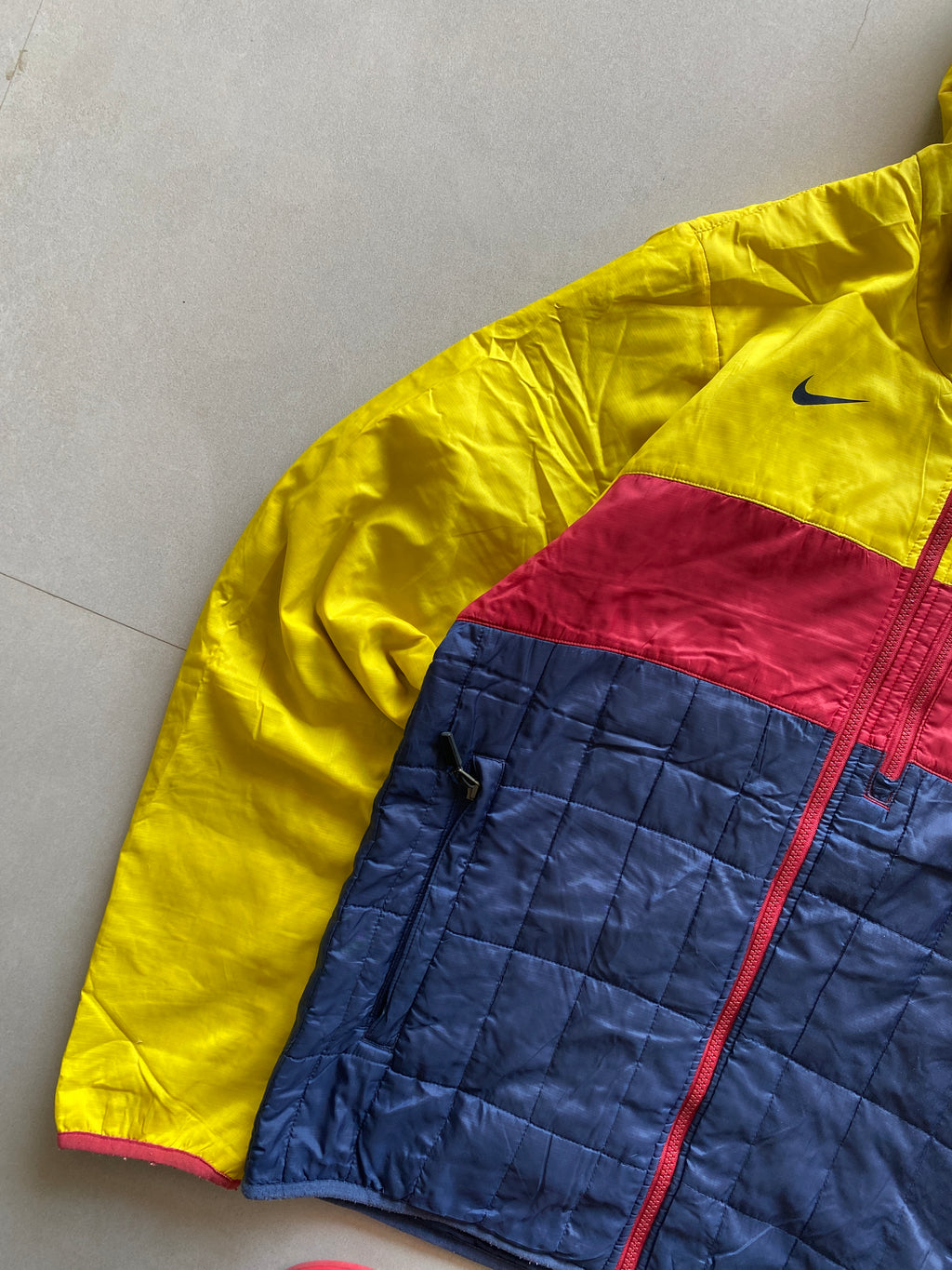 NIKE BARCELONA REVERSIBLE PUFFER JACKET - M