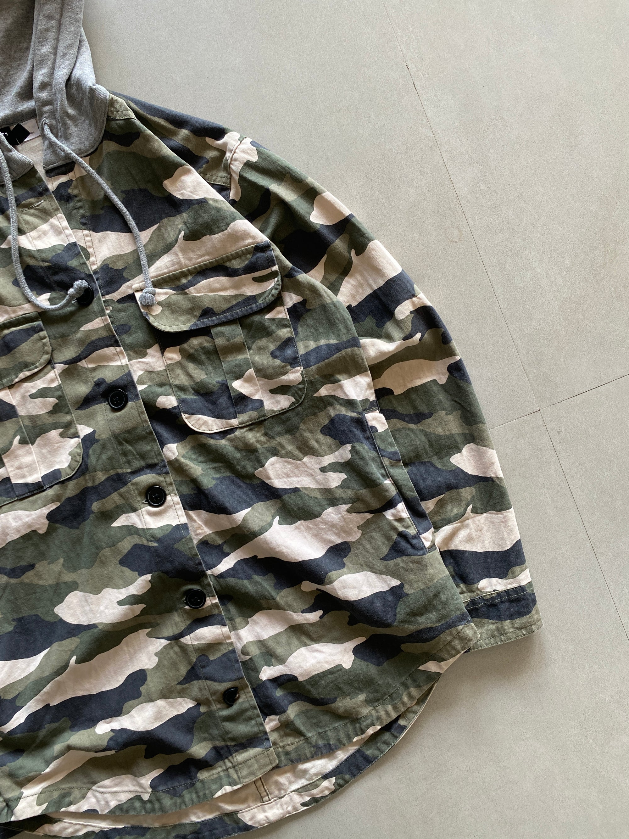 H&M CAMOUFLAGE HOODED JACKET - S