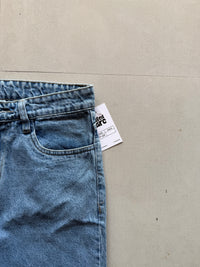 DN22 REGULAR FIT DENIM - M