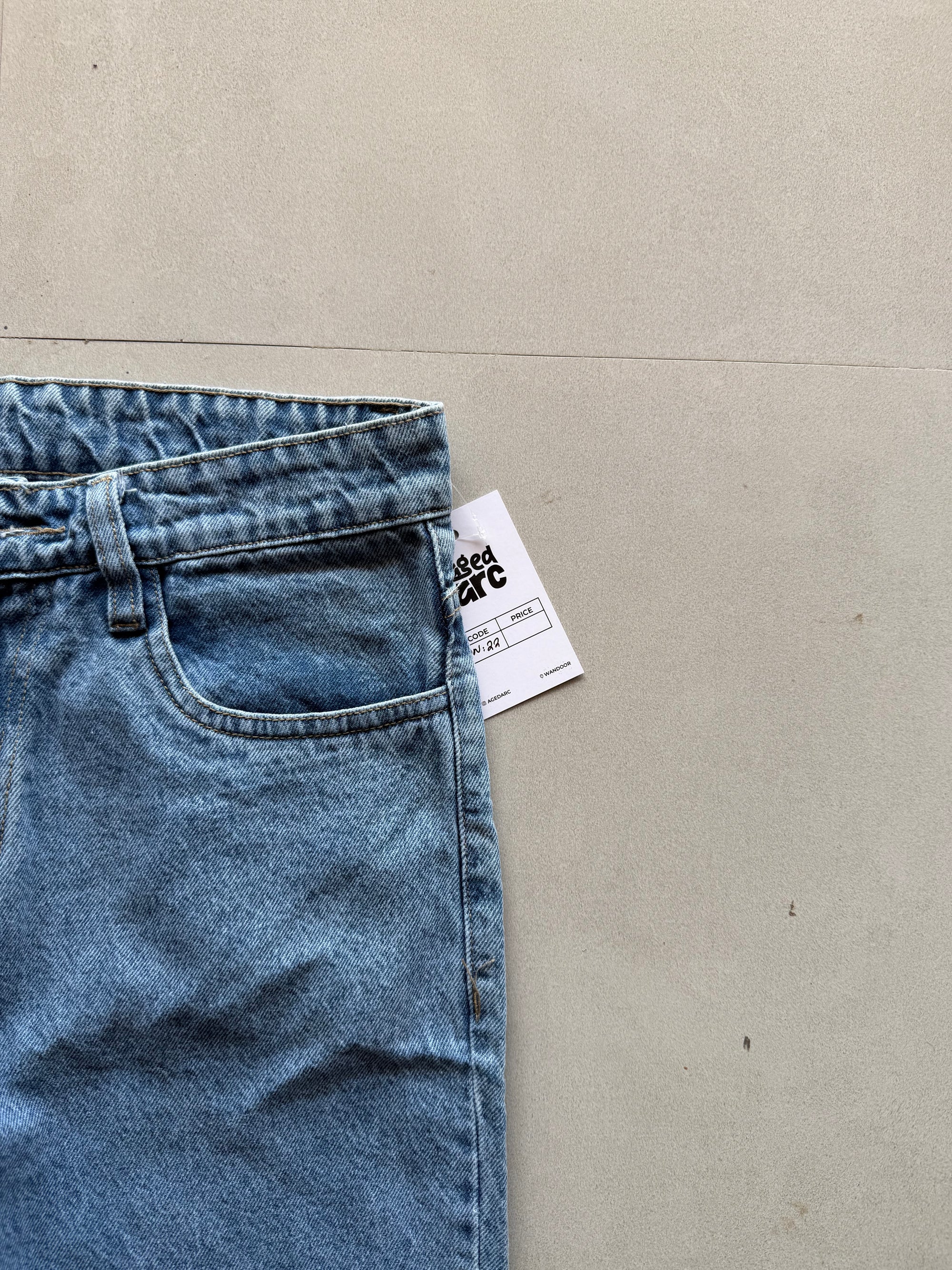 DN22 REGULAR FIT DENIM - M