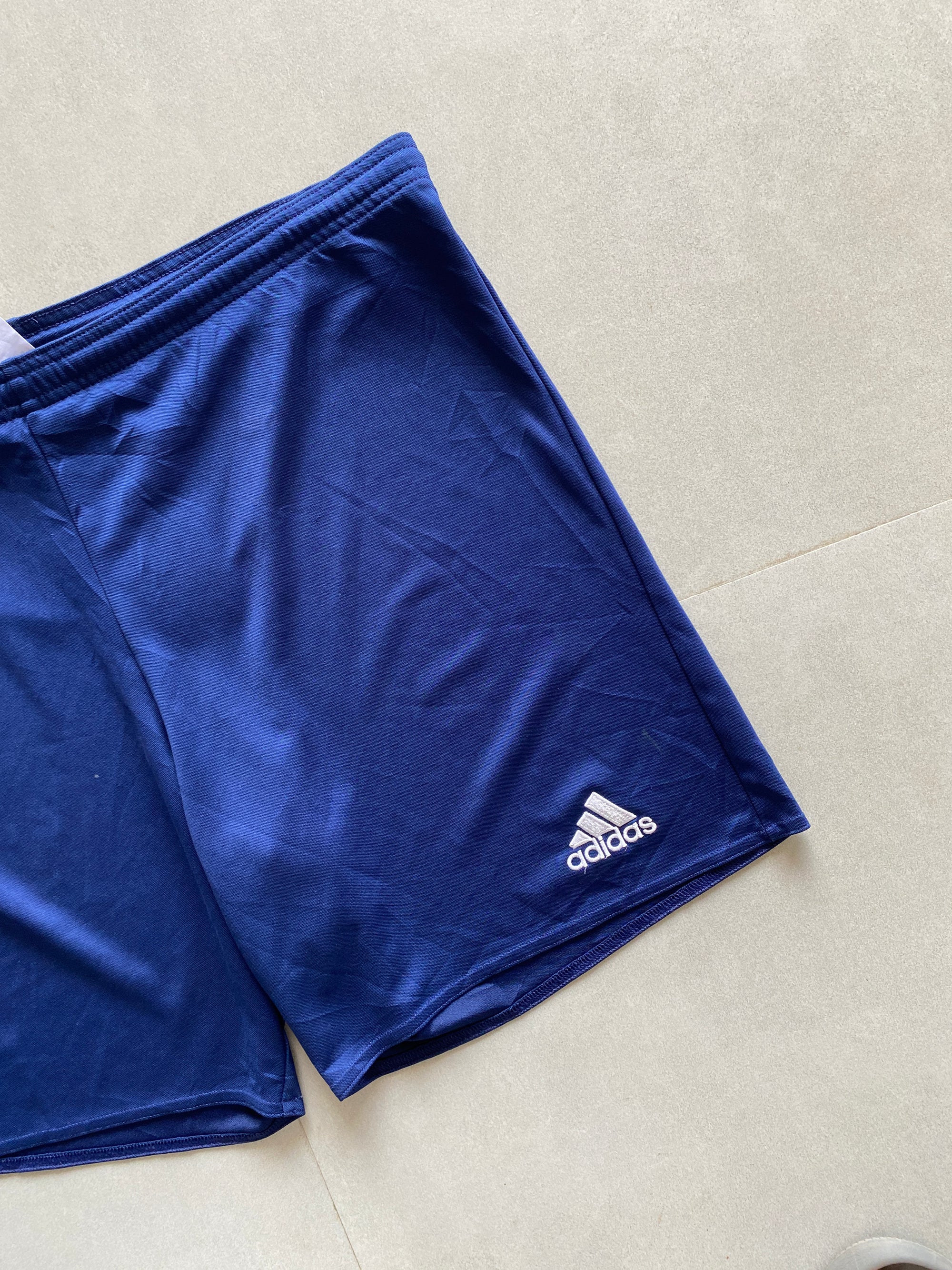 ADIDAS BASIC SHORTS - L