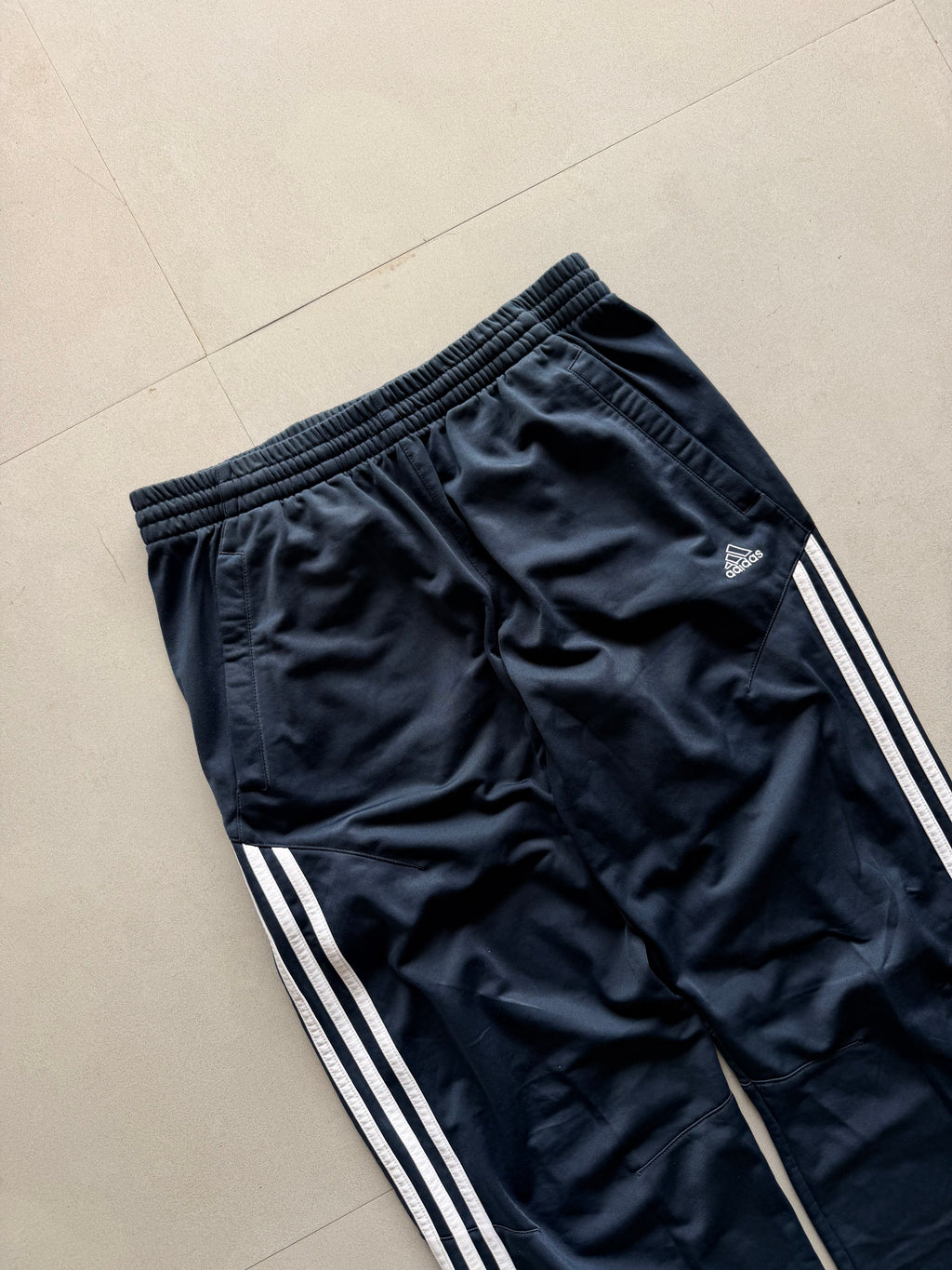 ADIDAS BAGGY STRIPED TRACK PANT16 - M