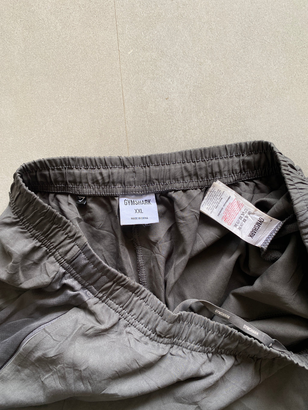 GYM SHARK SHORTS - XL