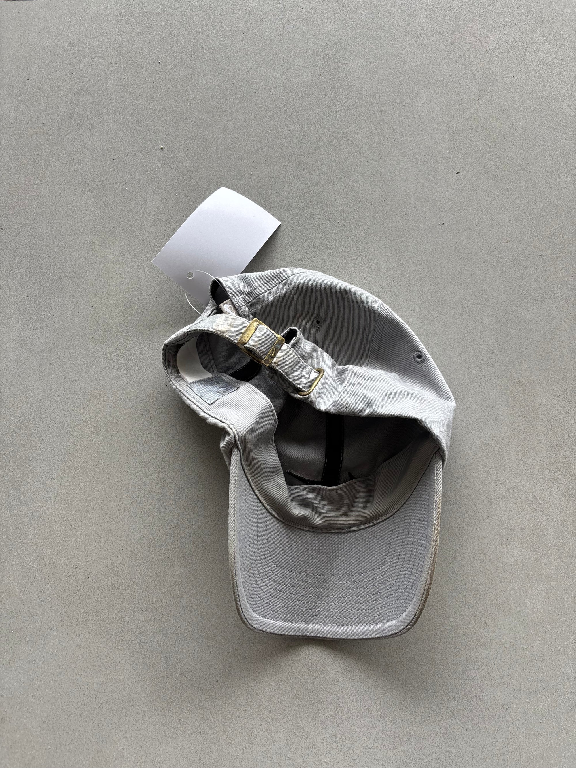 NIKE GREY CAP  i