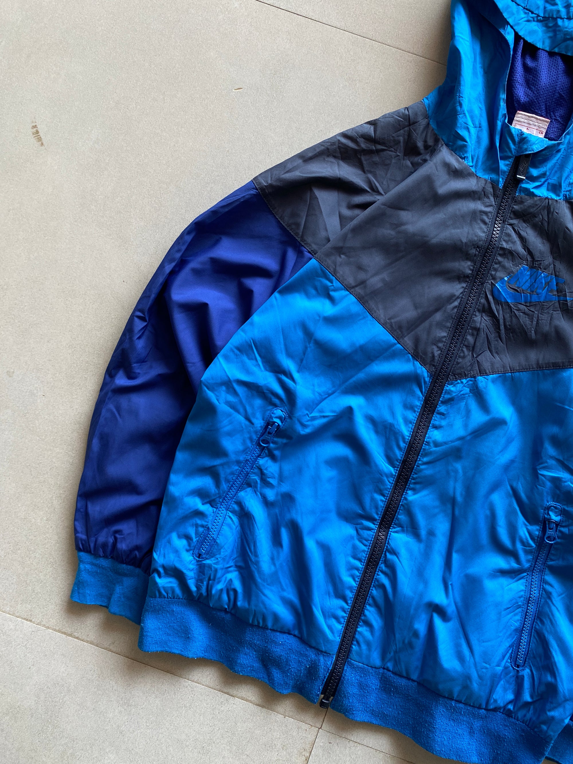 NIKE HOODED JACKET - YL