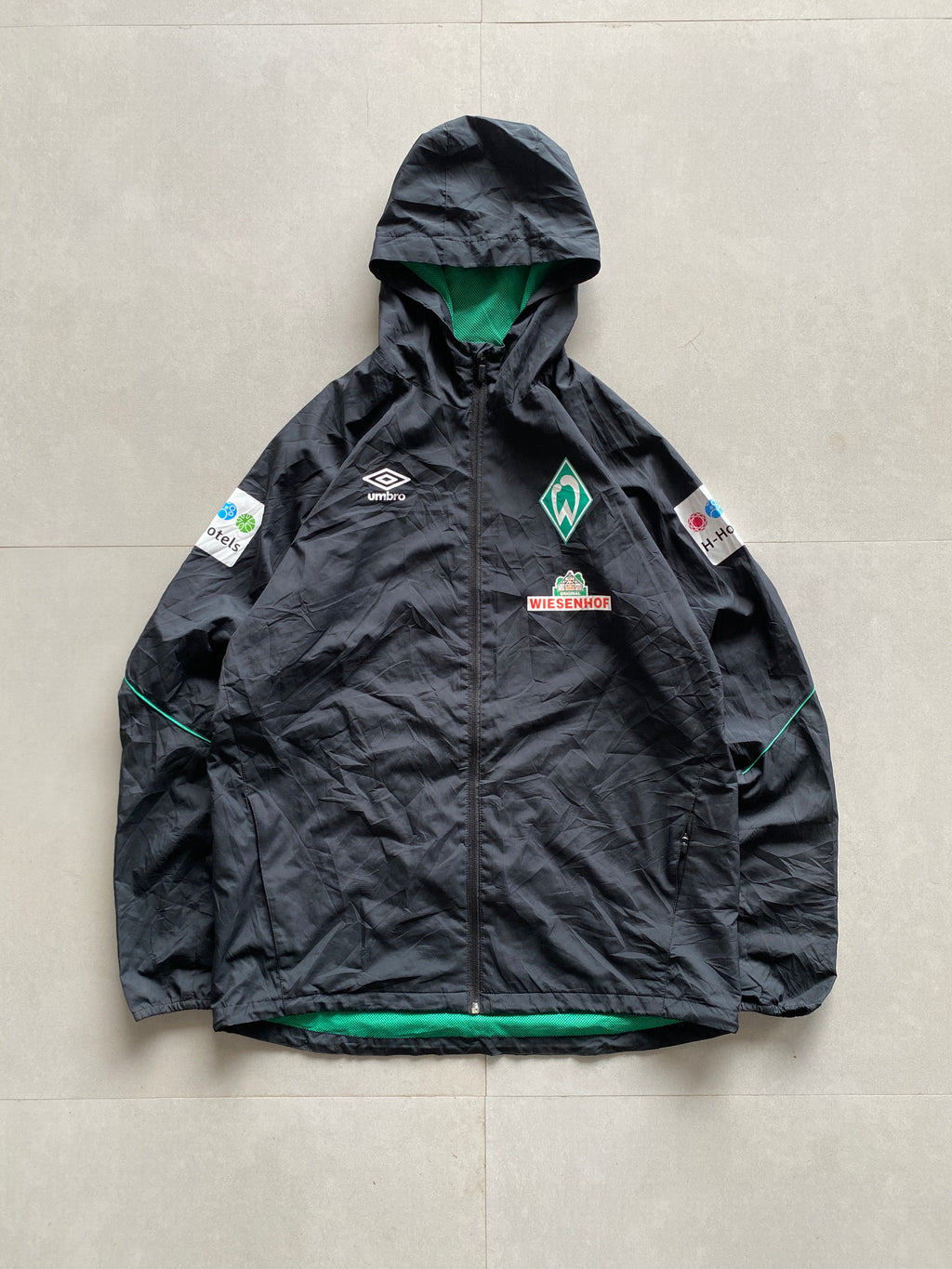 UMBRO WERDER HOODED JACKET - L