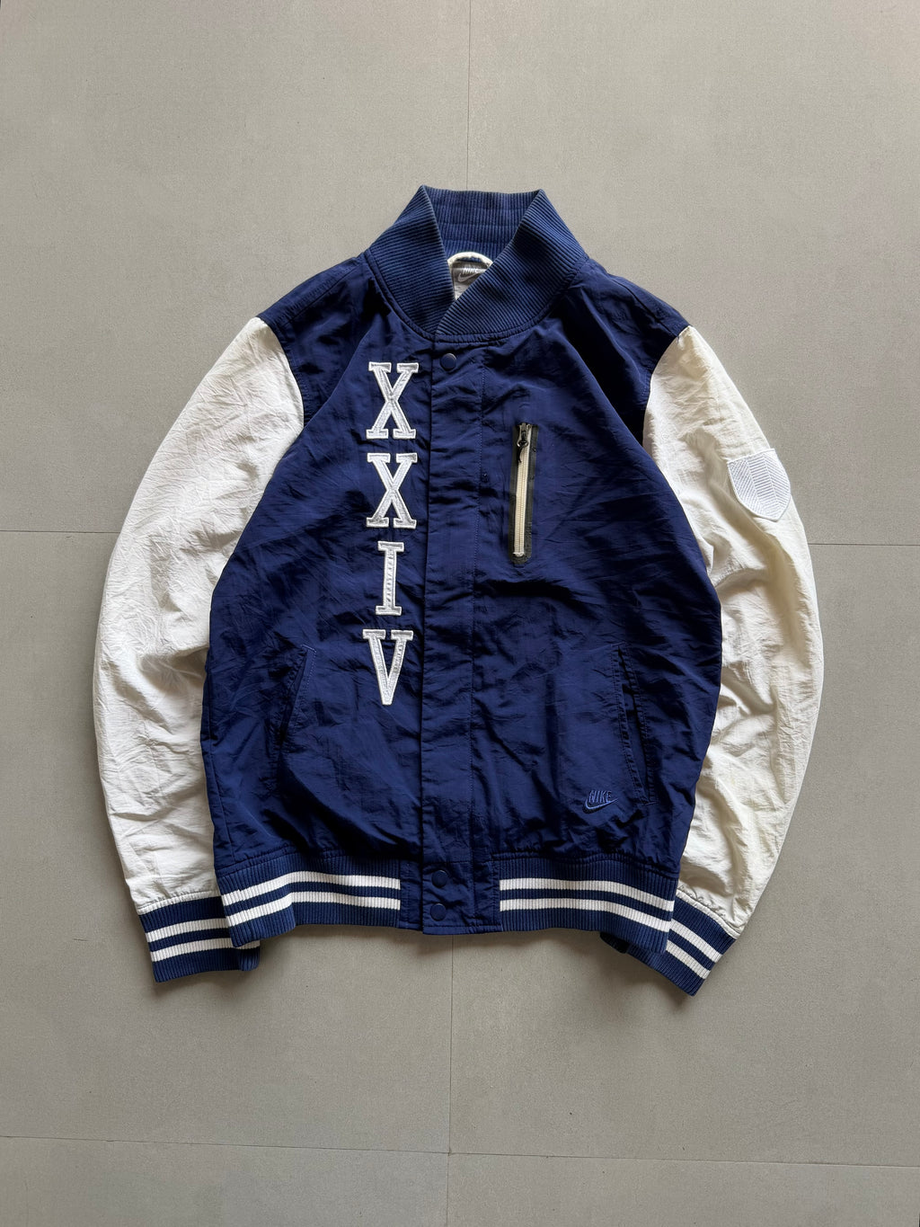 VINTAGE NIKE VARSITY JACKET - S