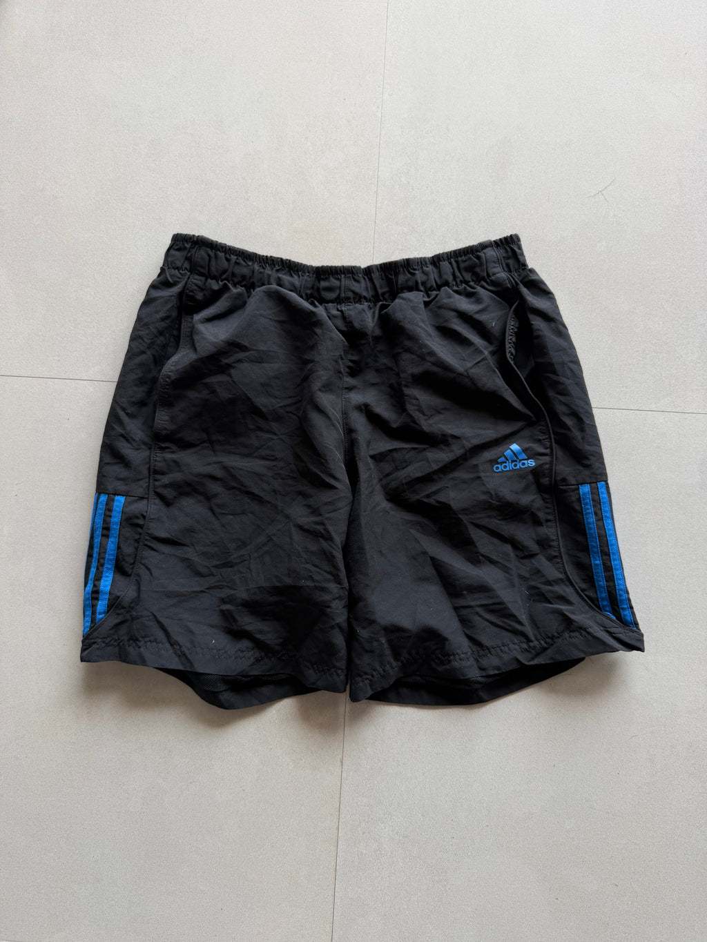 ADIDAS SHORTS - M