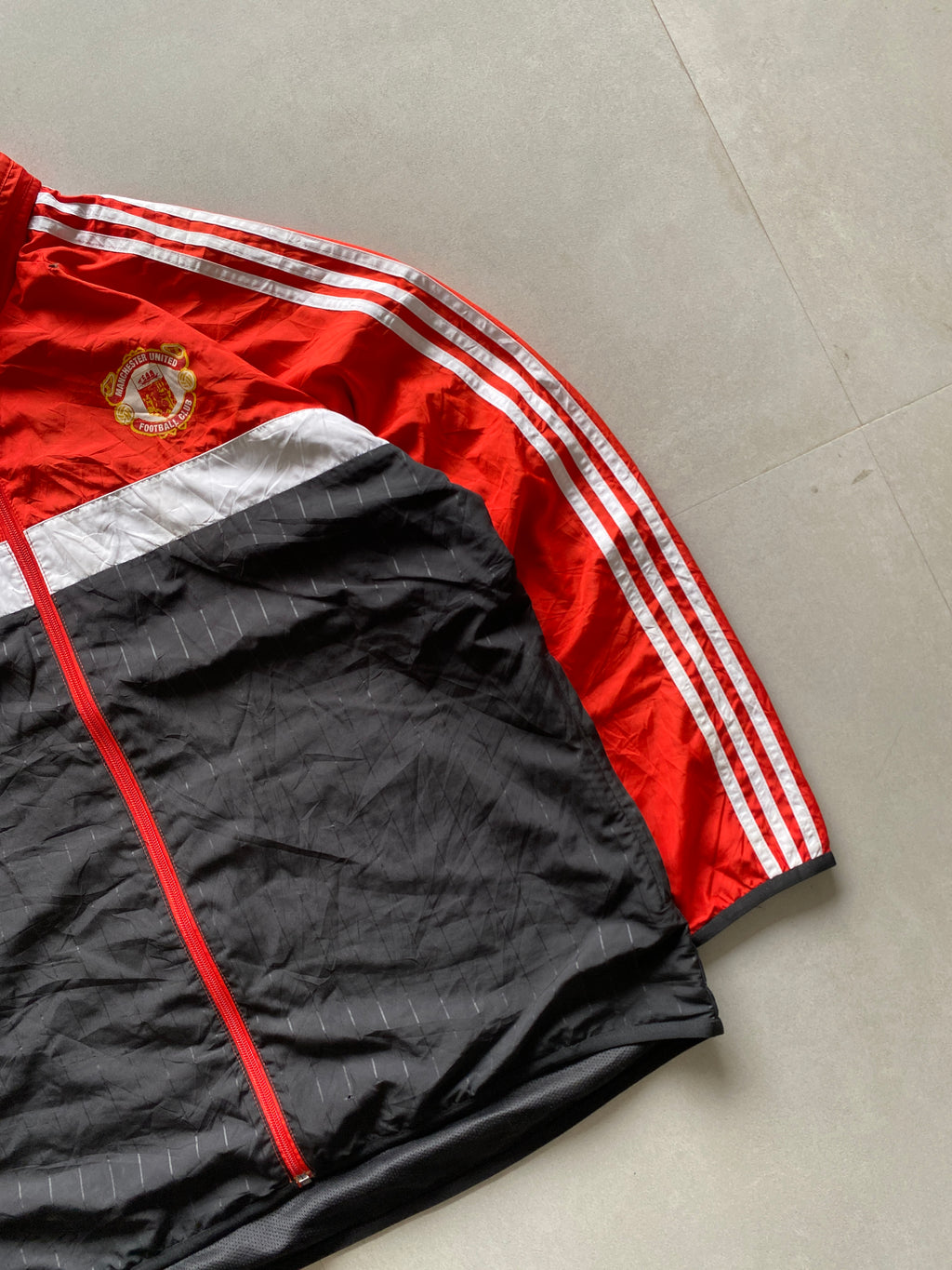 JVINTAGE ADIDAS MANCHESTER UNITED STRIPED JACKET - XL