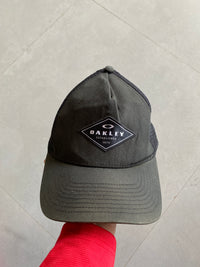VINTAGE OAKLEY CAP
