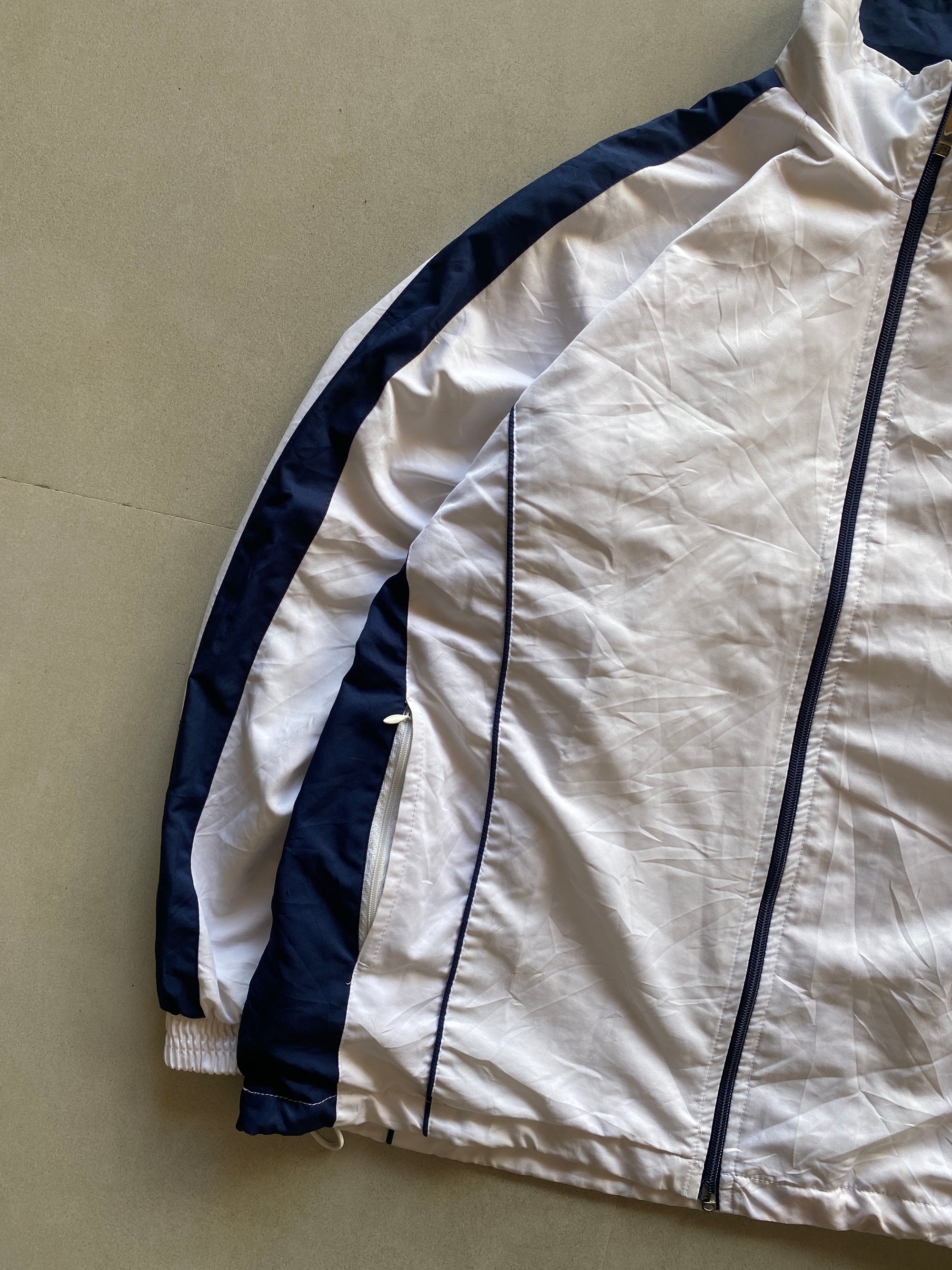 VINTAGE NIKE JACKET - L